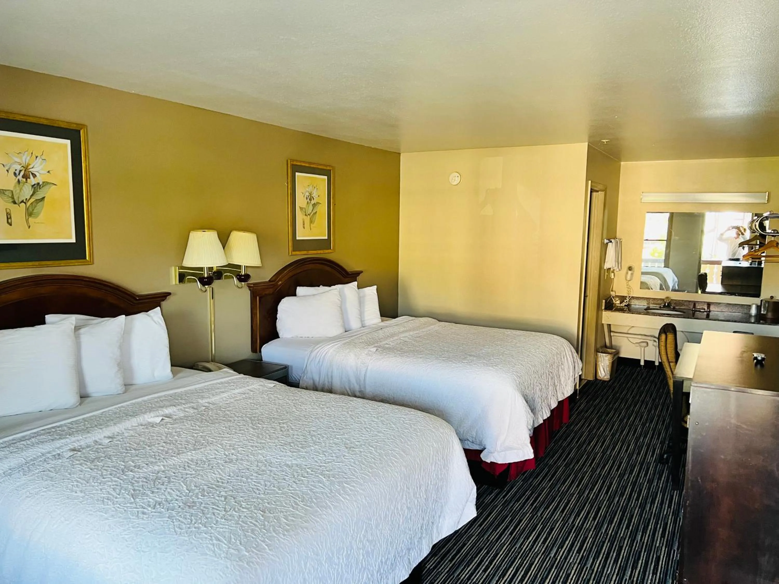 Bed in Alpine Valley Inn