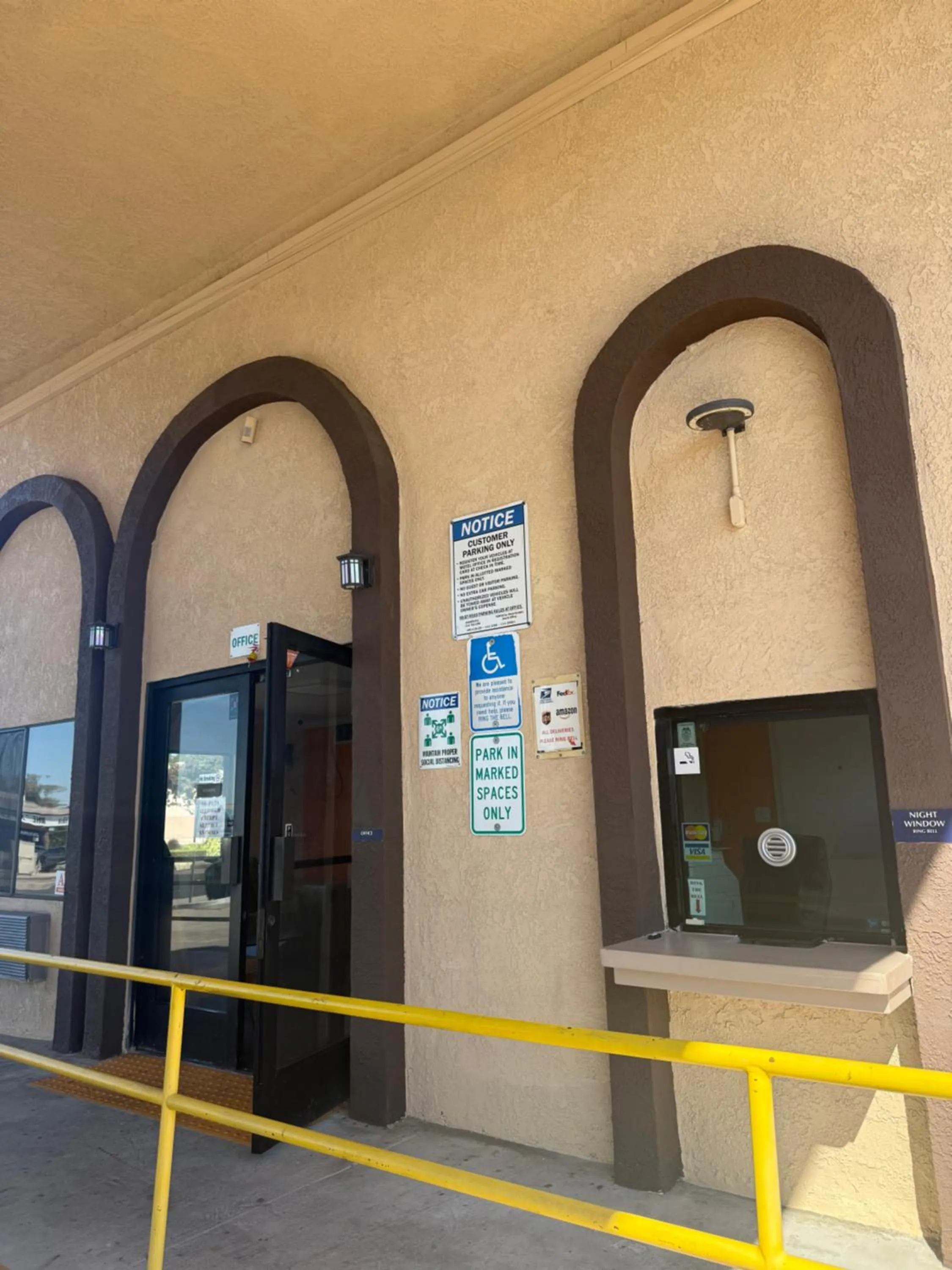 Property building in Anaheim National Inn