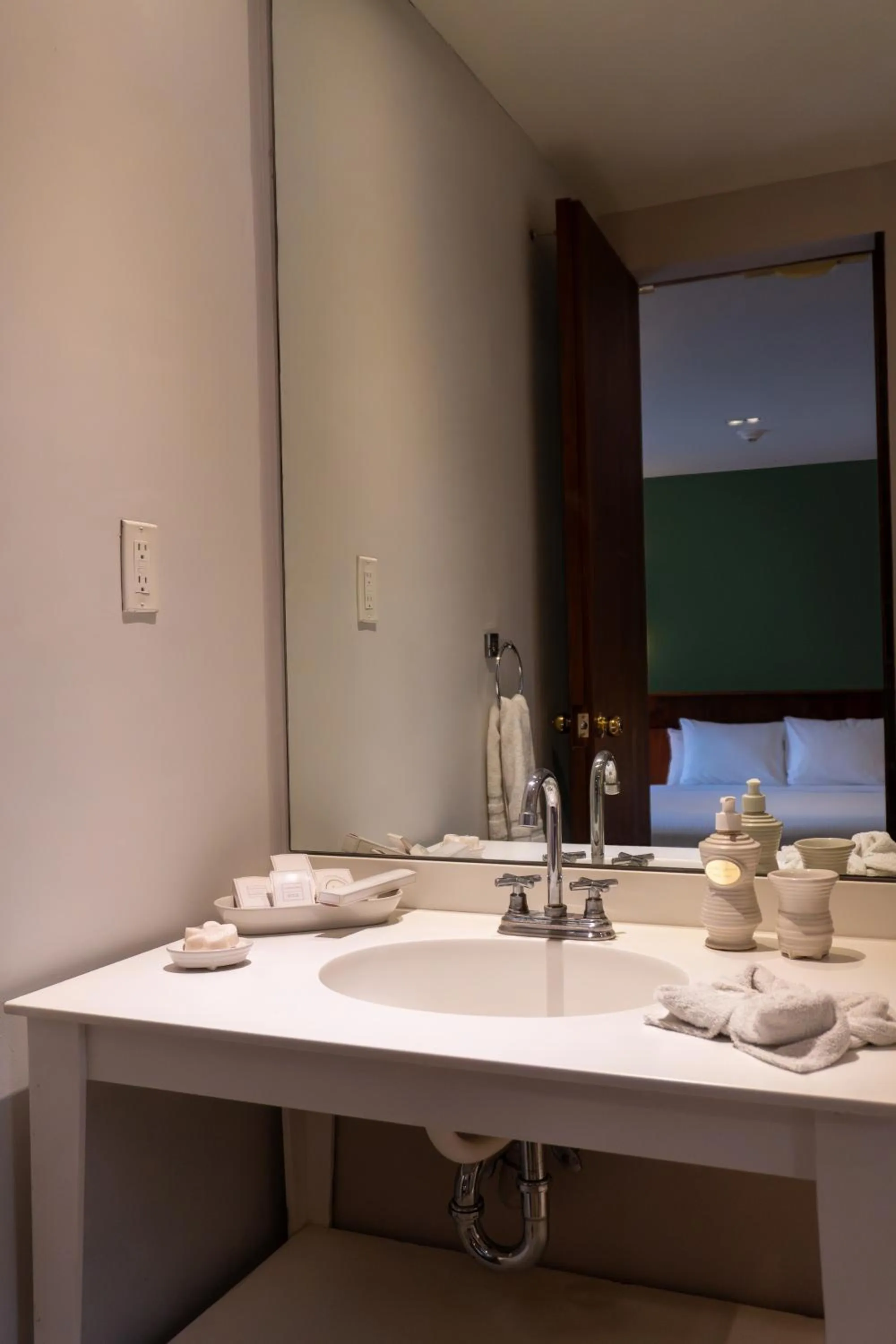 Flor de Mayo Hotel & Restaurant