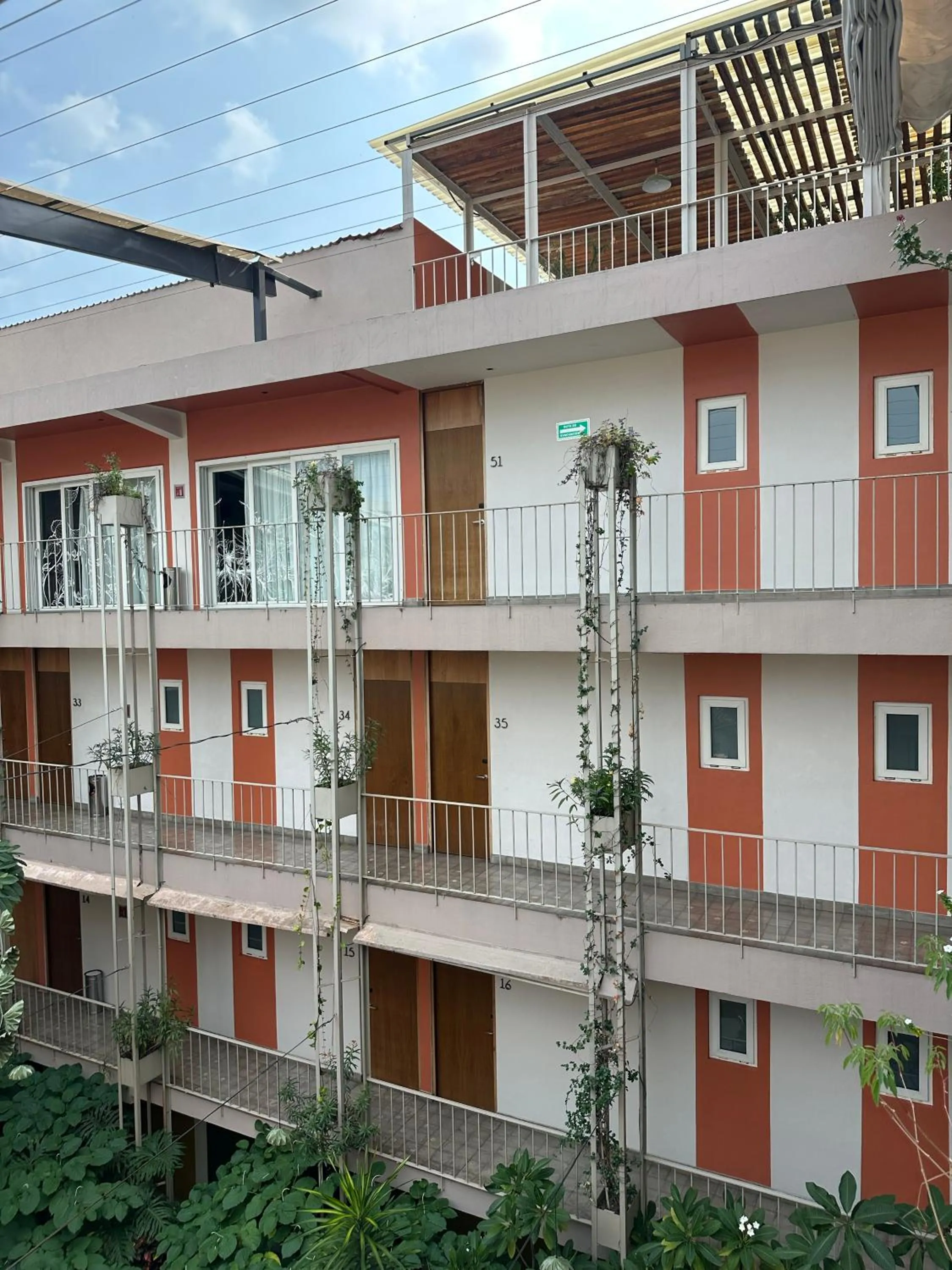 Flor de Mayo Hotel & Restaurant