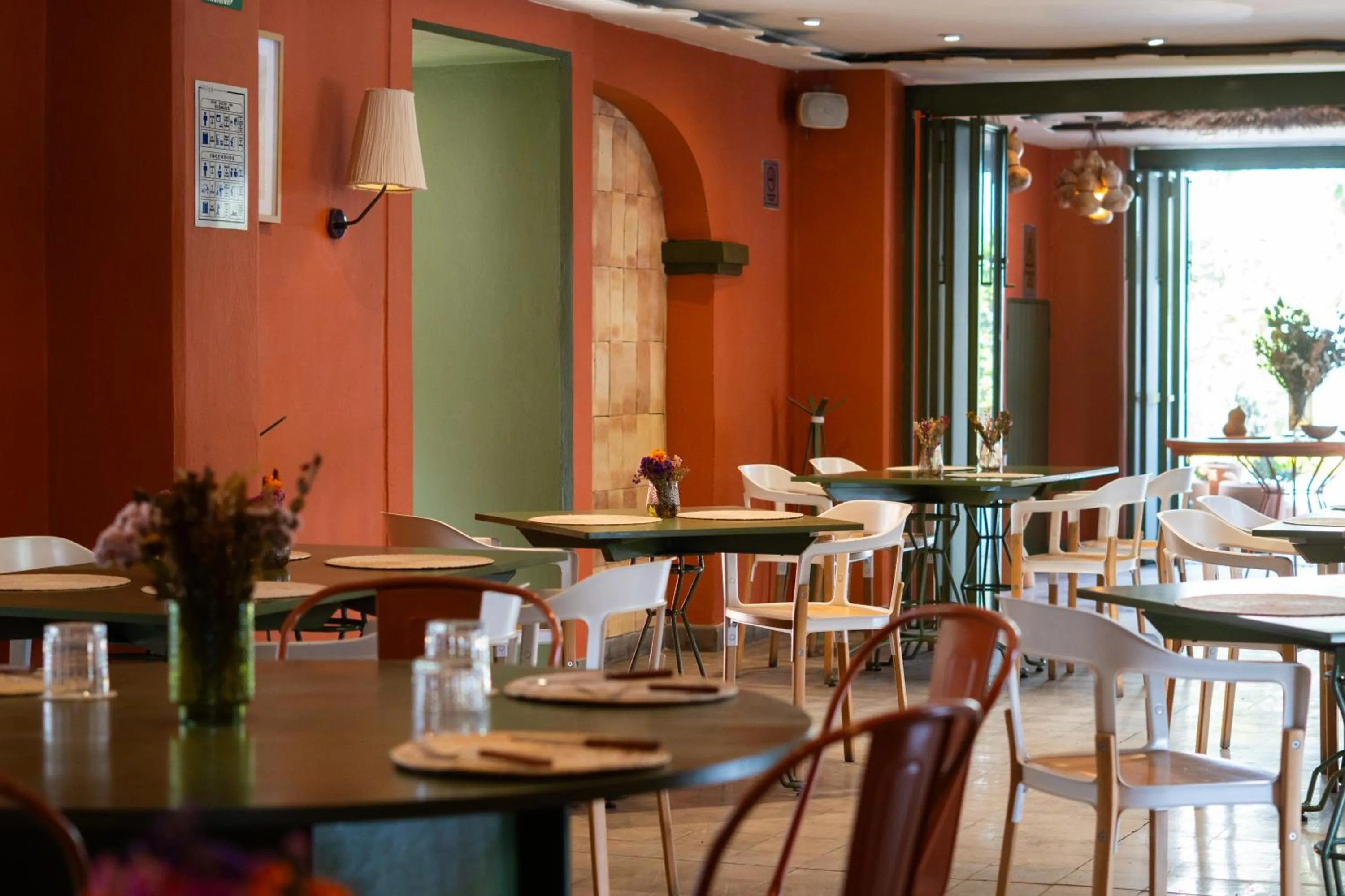 Restaurant/places to eat in Flor de Mayo Hotel & Restaurant