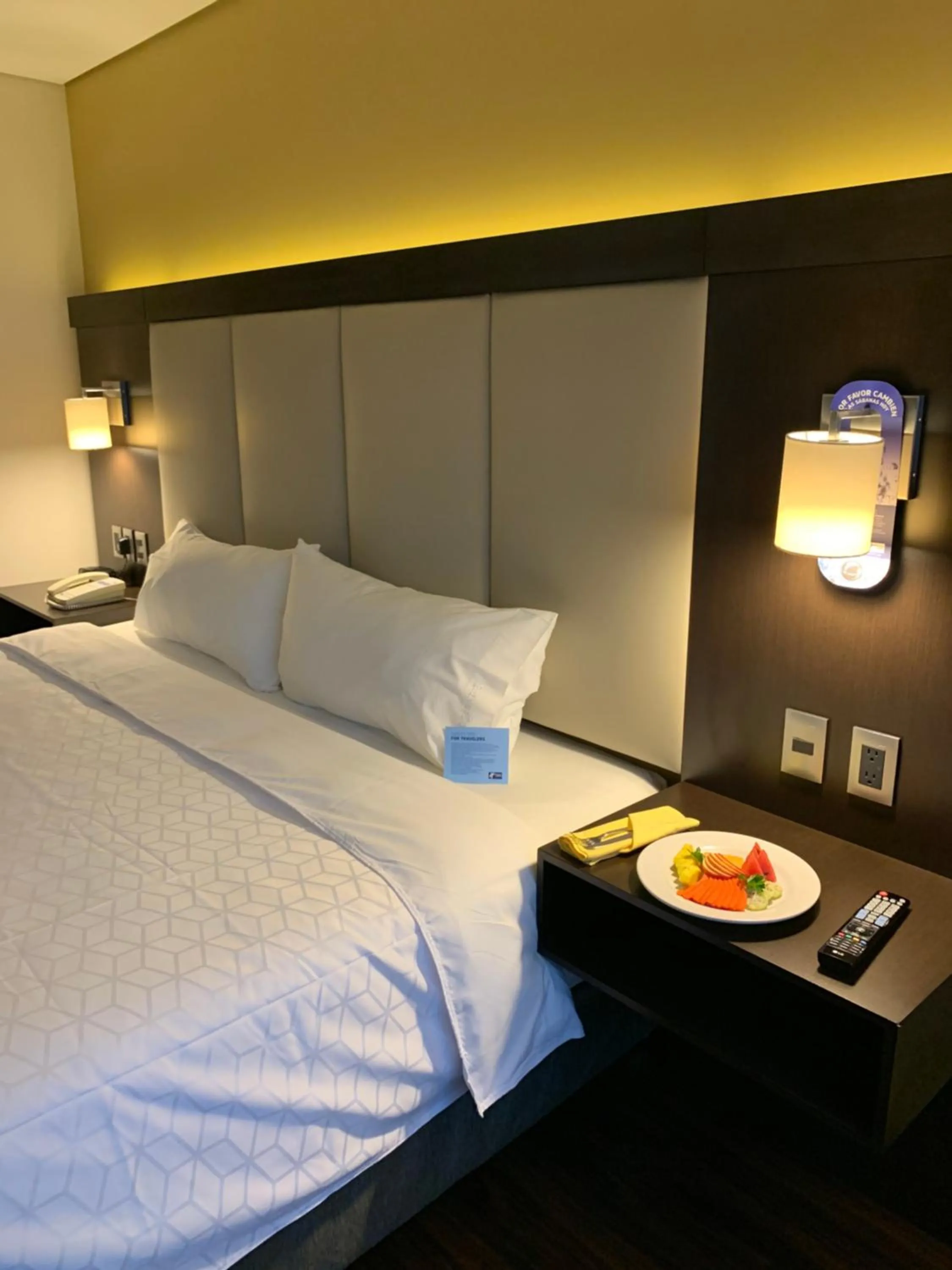 Bedroom, Bed in Holiday Inn Express - Mexico Basilica by IHG