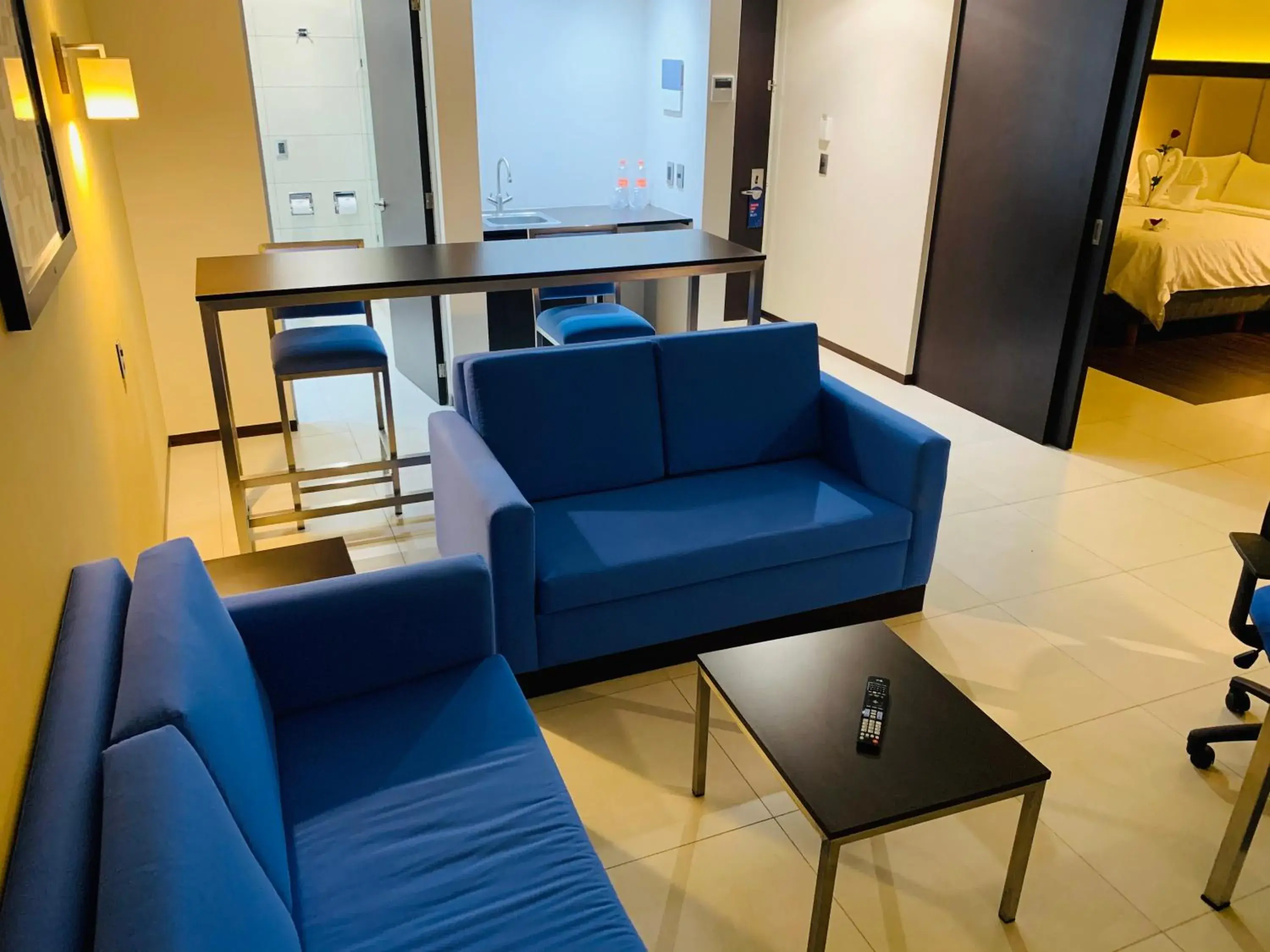 Living room in Holiday Inn Express - Mexico Basilica by IHG Living room in Holiday Inn Express - Mexico Basilica by IHG