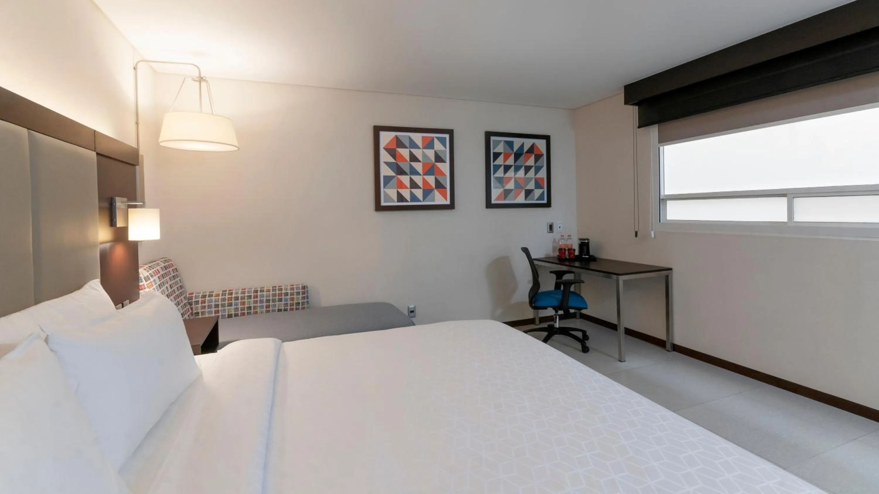 Bed in Holiday Inn Express - Mexico Basilica by IHG