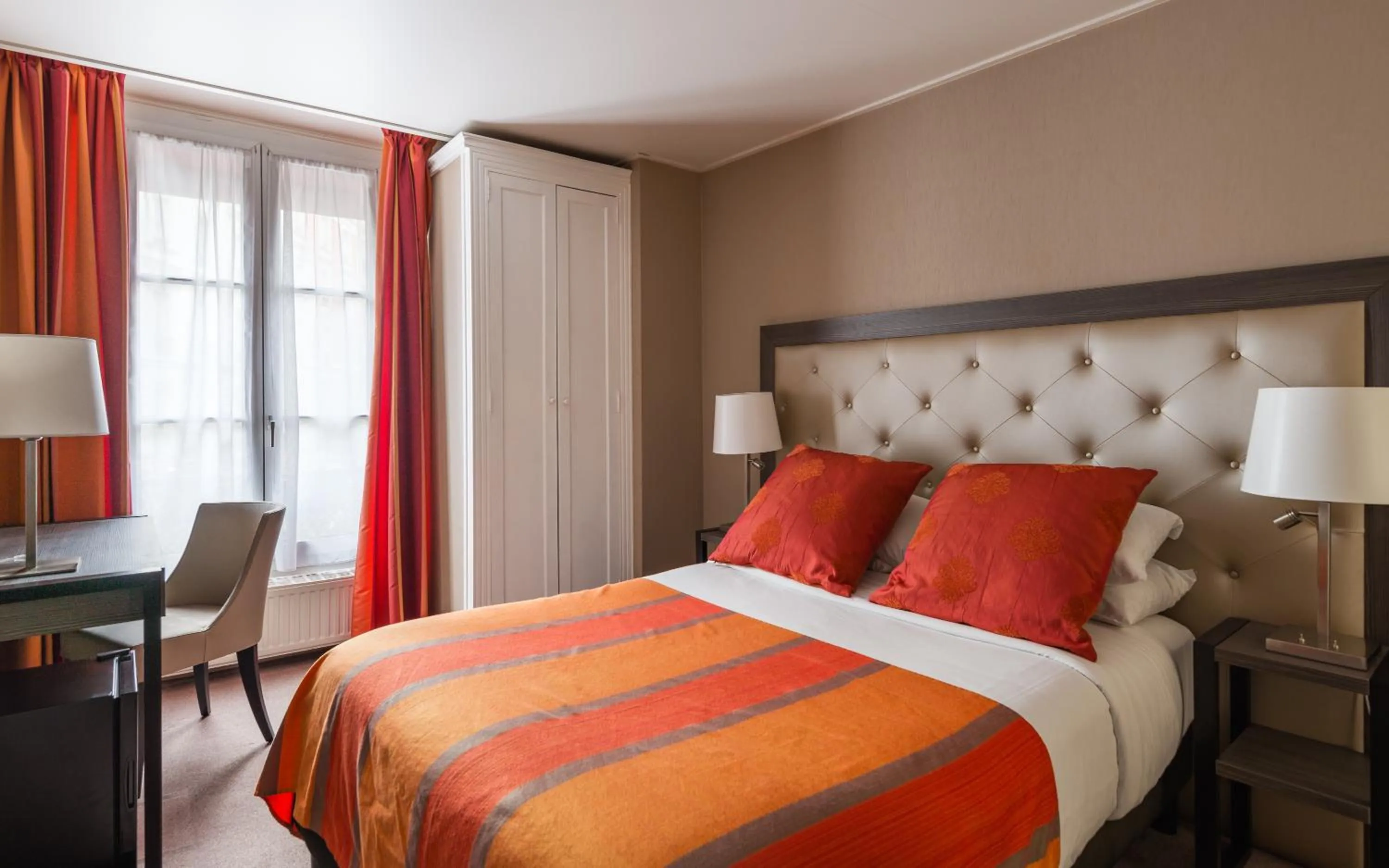 Bedroom, Bed in Eiffel Kennedy