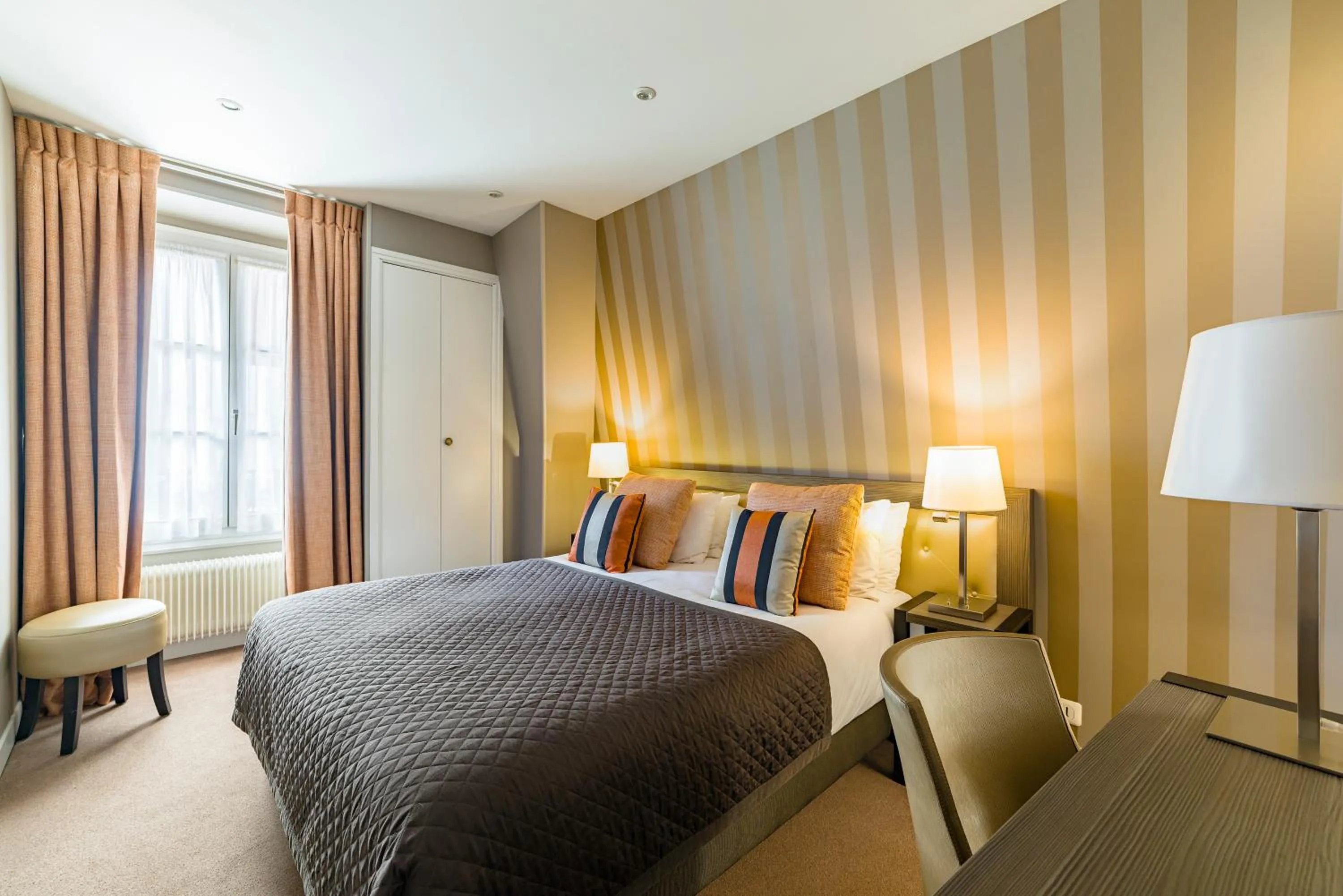 Bedroom, Bed in Eiffel Kennedy