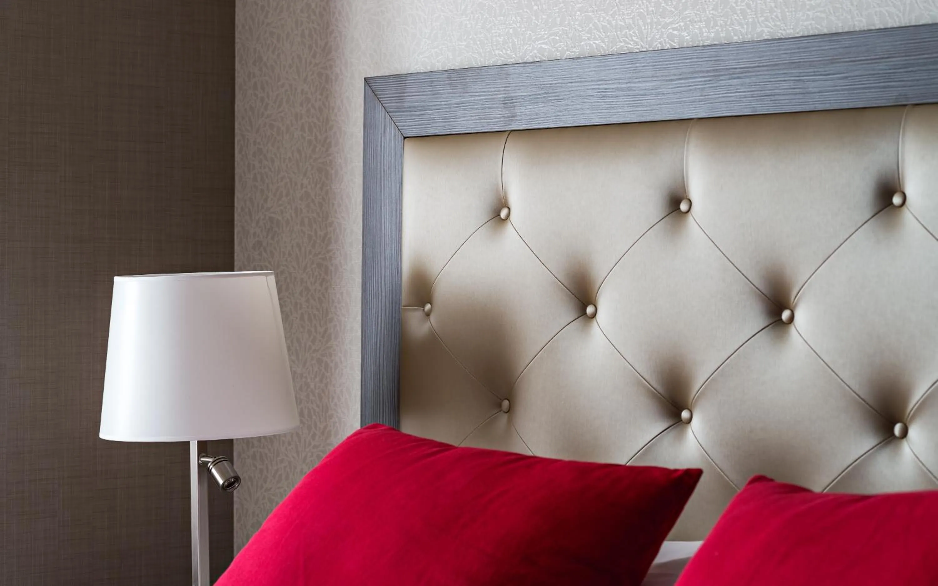 Decorative detail, Bed in Eiffel Kennedy