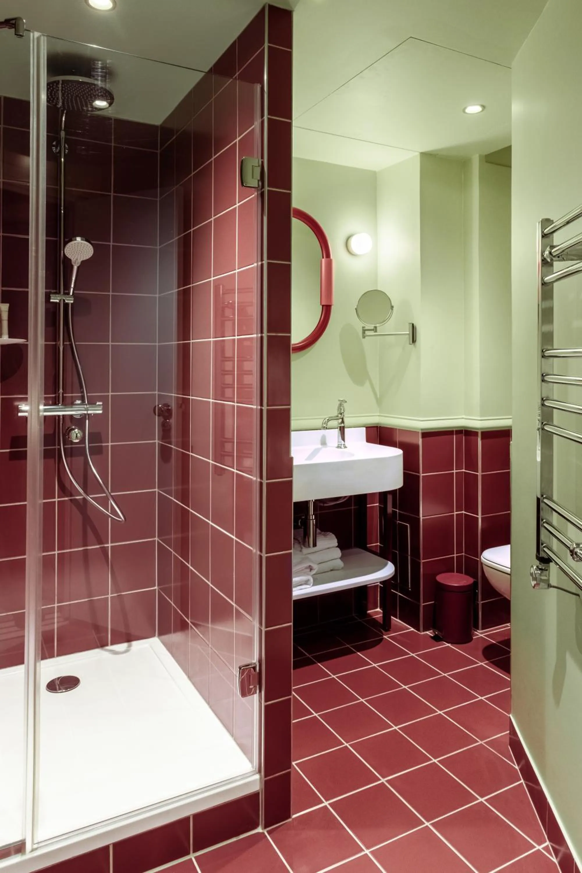 Bathroom in Hôtel Mercedes