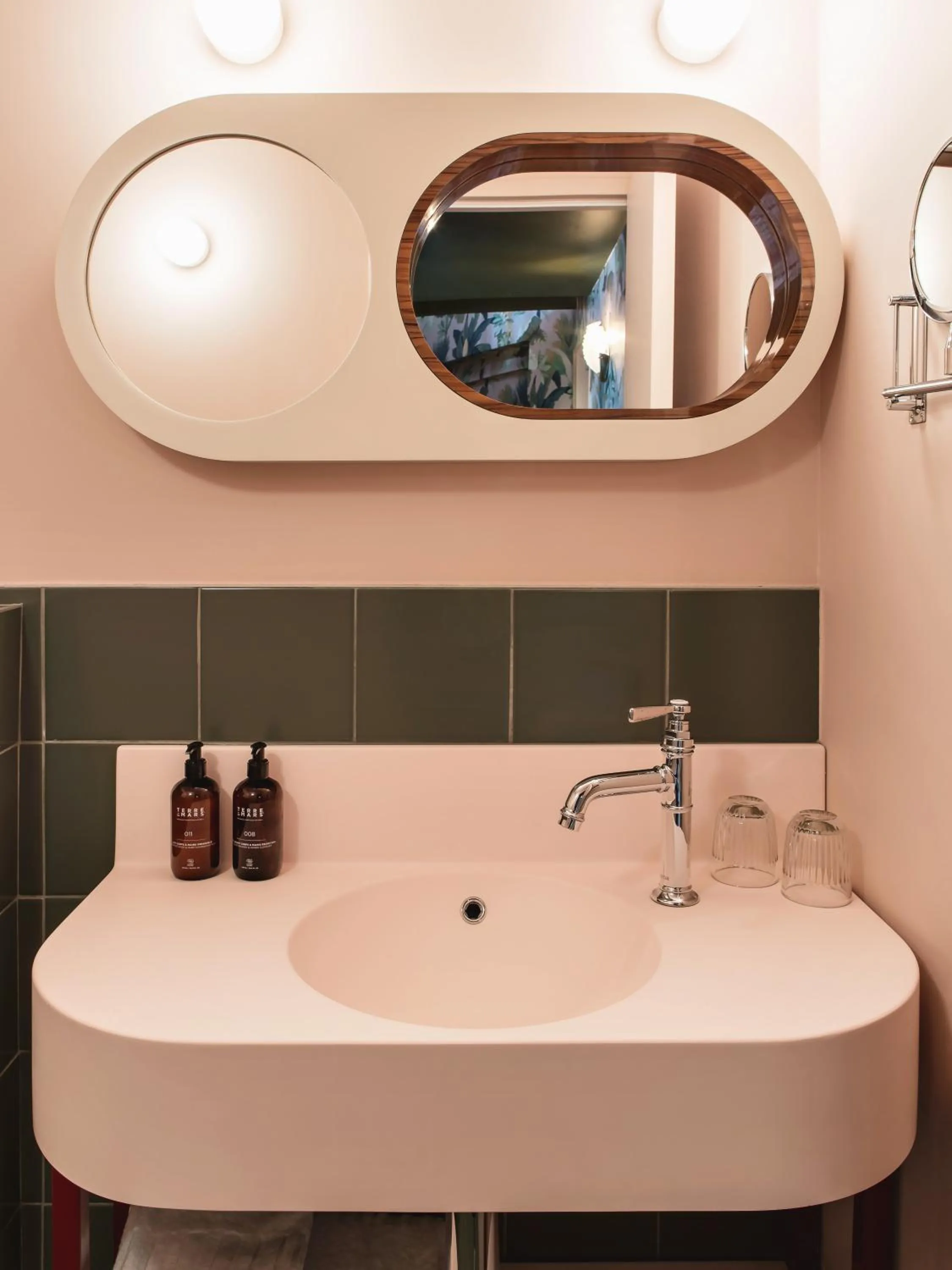 Bathroom in Hôtel Mercedes