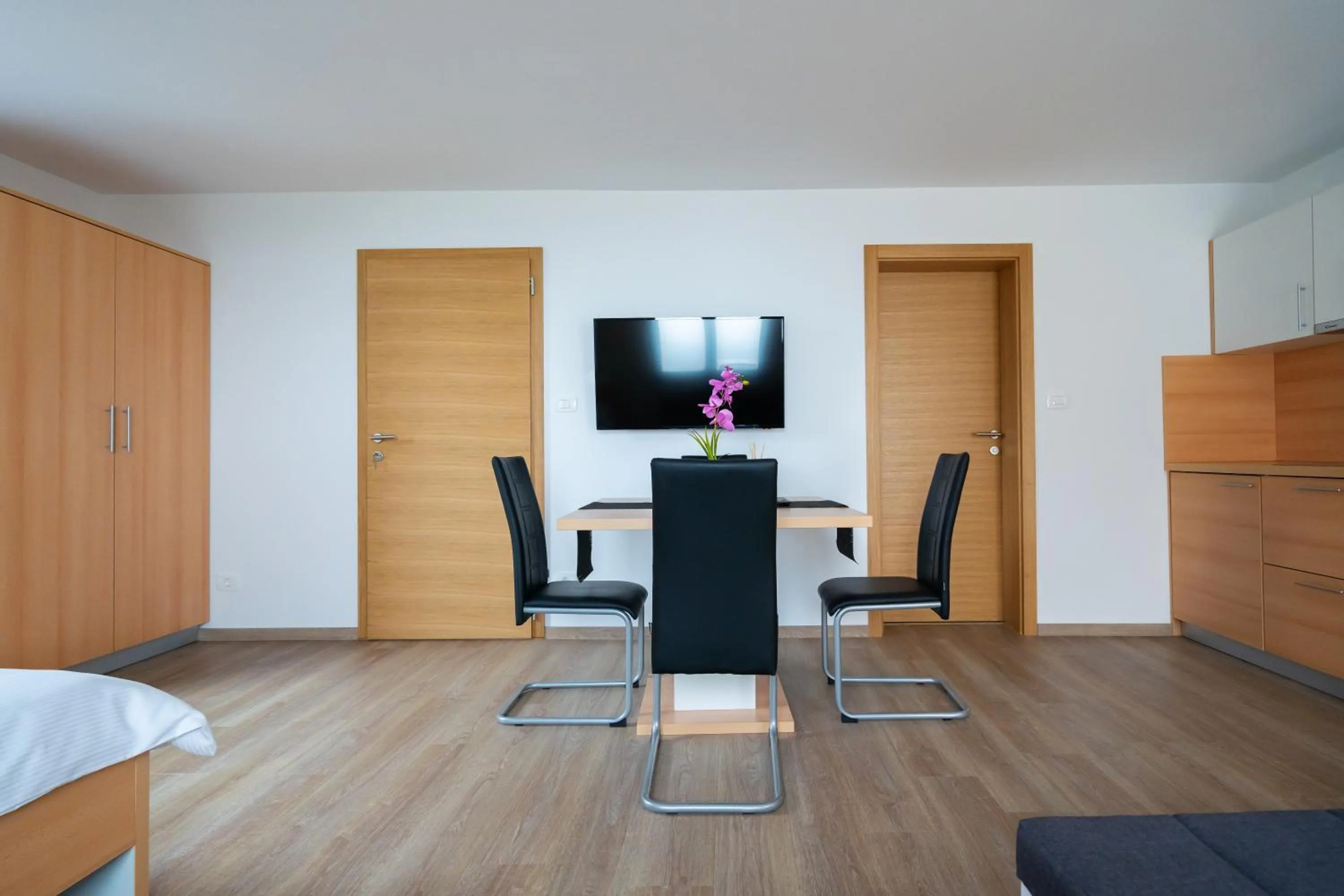 Dining area in PJagodic Apartments & Wellness
