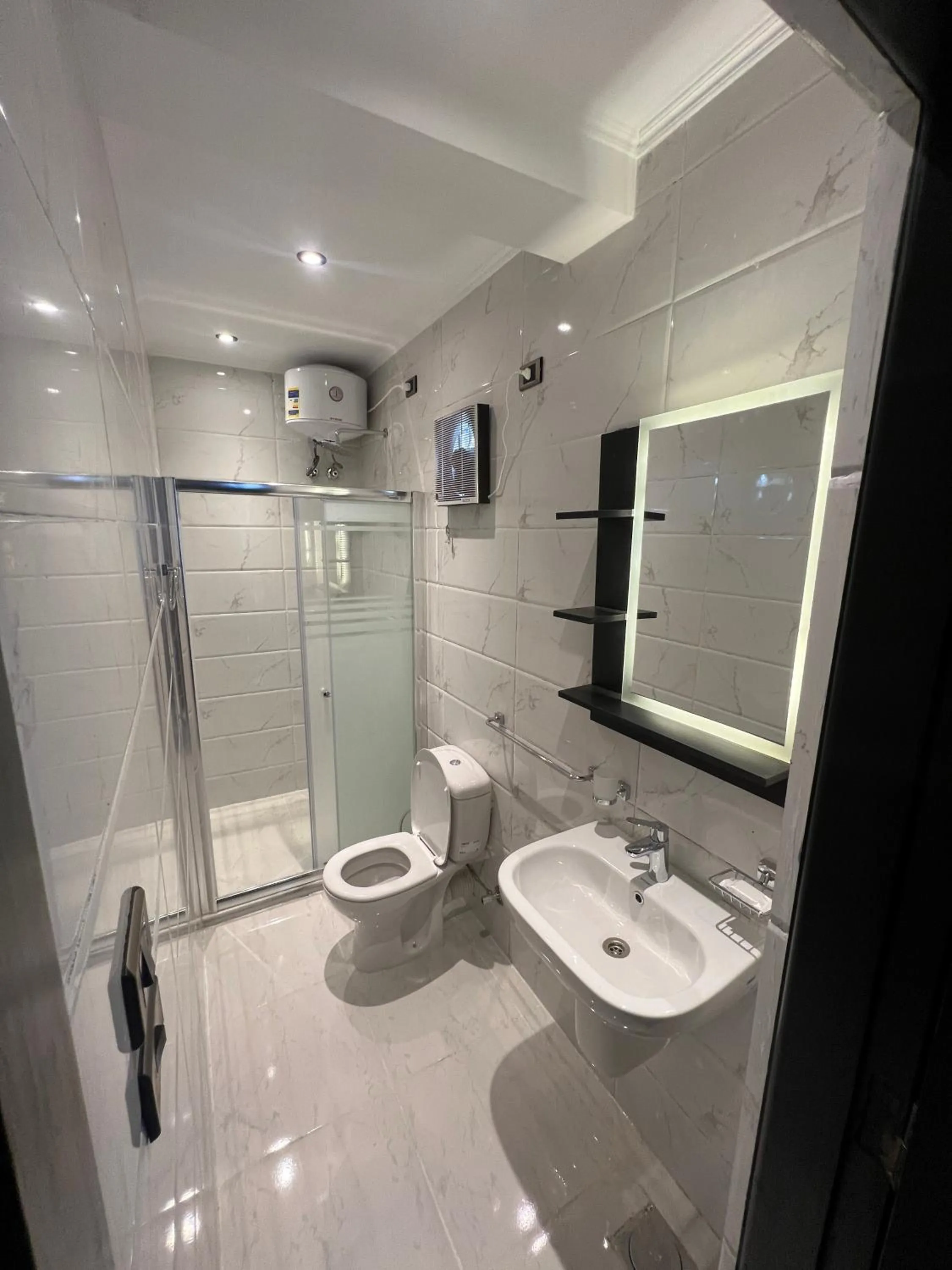 Shower in Helio Cairo Hotel