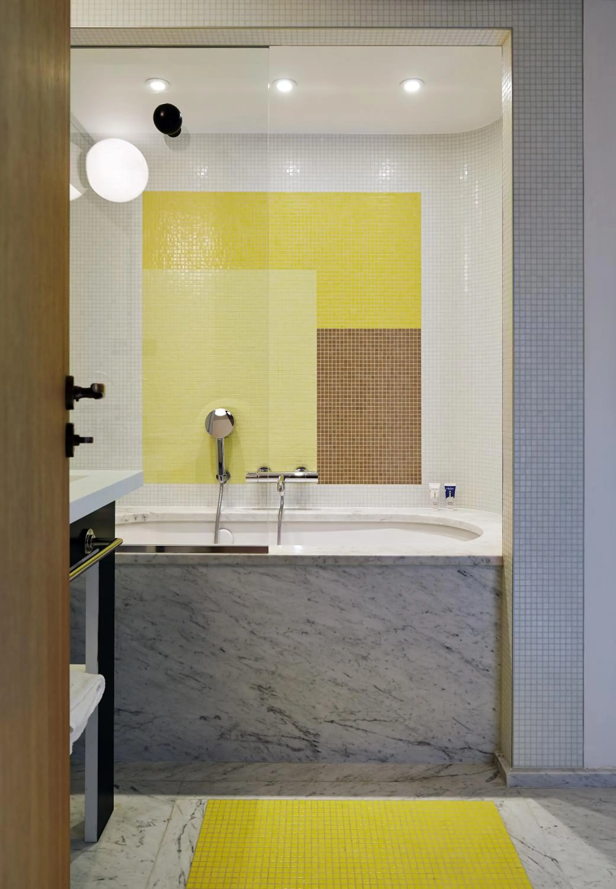 Bathroom in Hôtel du Ministère