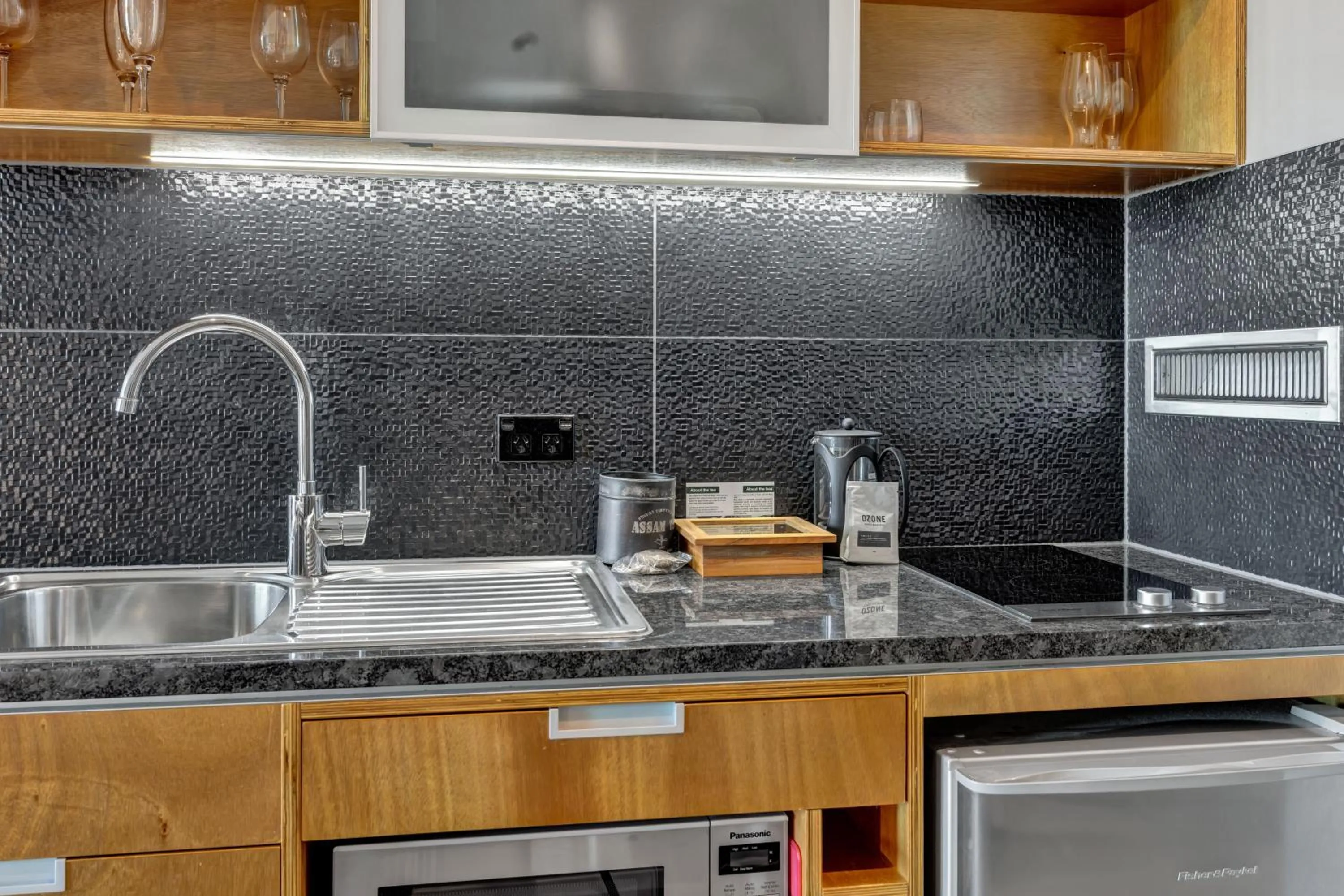 Kitchen or kitchenette in King and Queen Hotel Suites