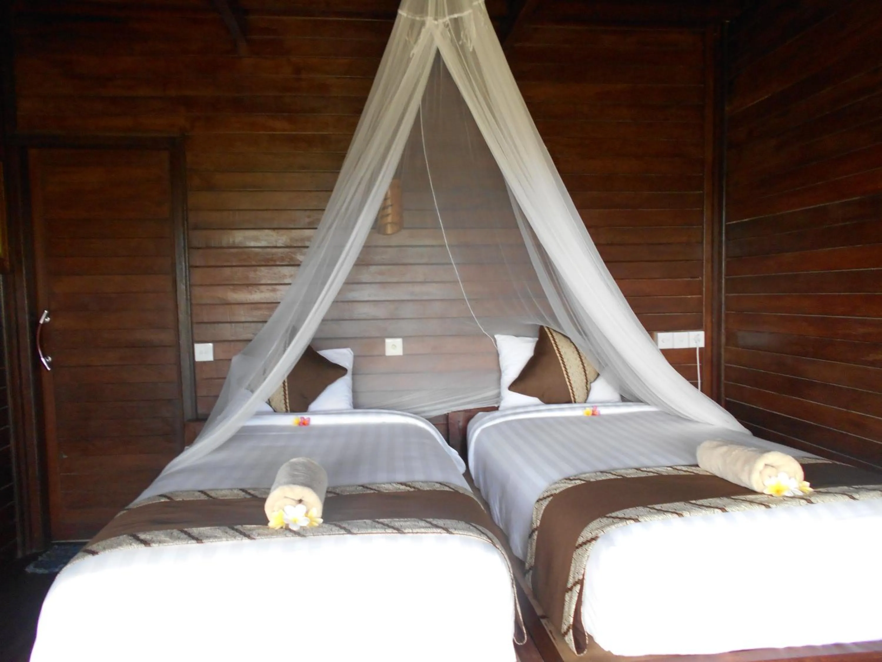 Photo of the whole room, Bed in The Dafish Ceningan