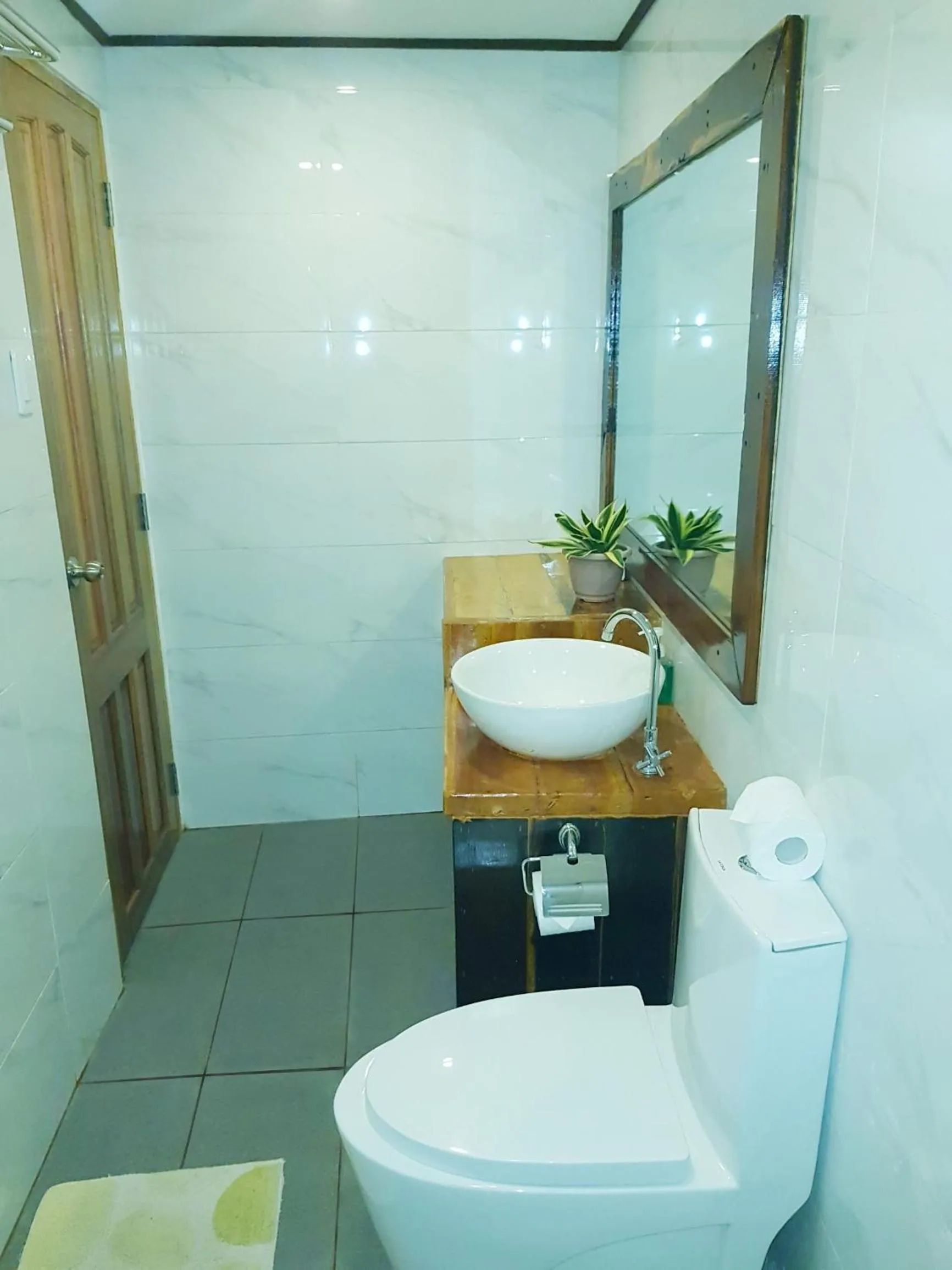 Bathroom in DiveGurus Boracay Beach Resort