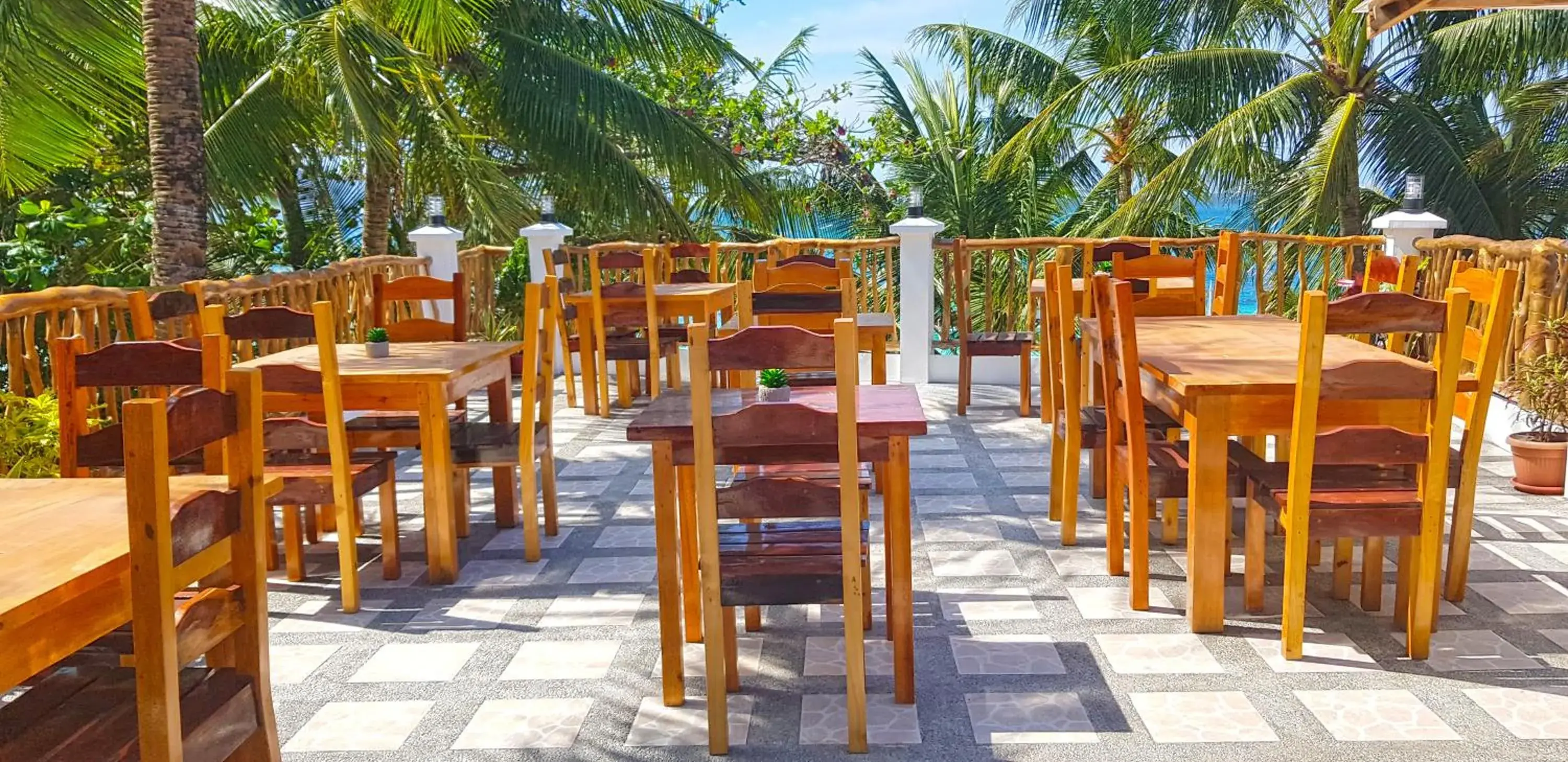 Restaurant/places to eat in DiveGurus Boracay Beach Resort Restaurant/places to eat in DiveGurus Boracay Beach Resort