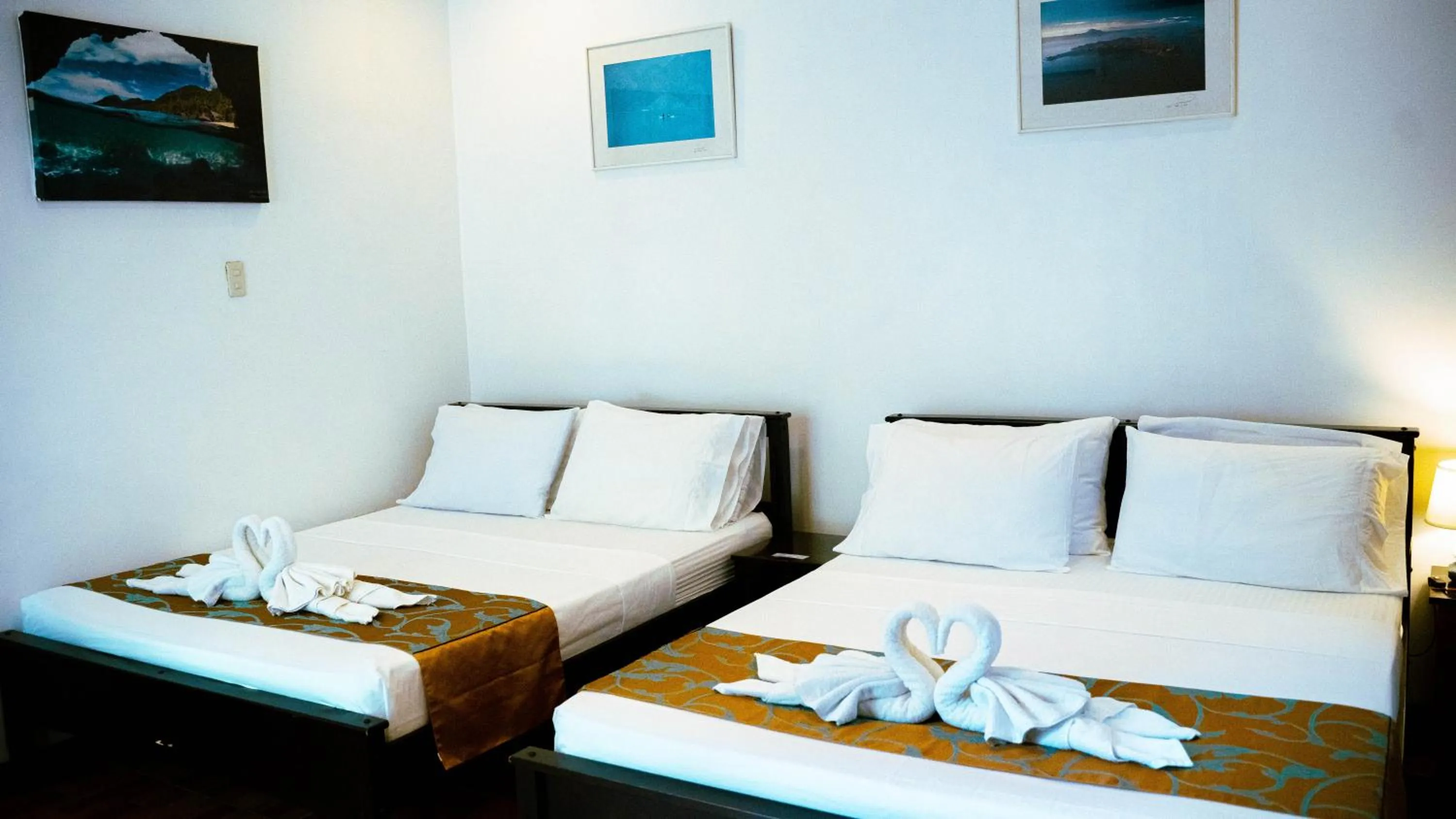 Bedroom, Bed in DiveGurus Boracay Beach Resort