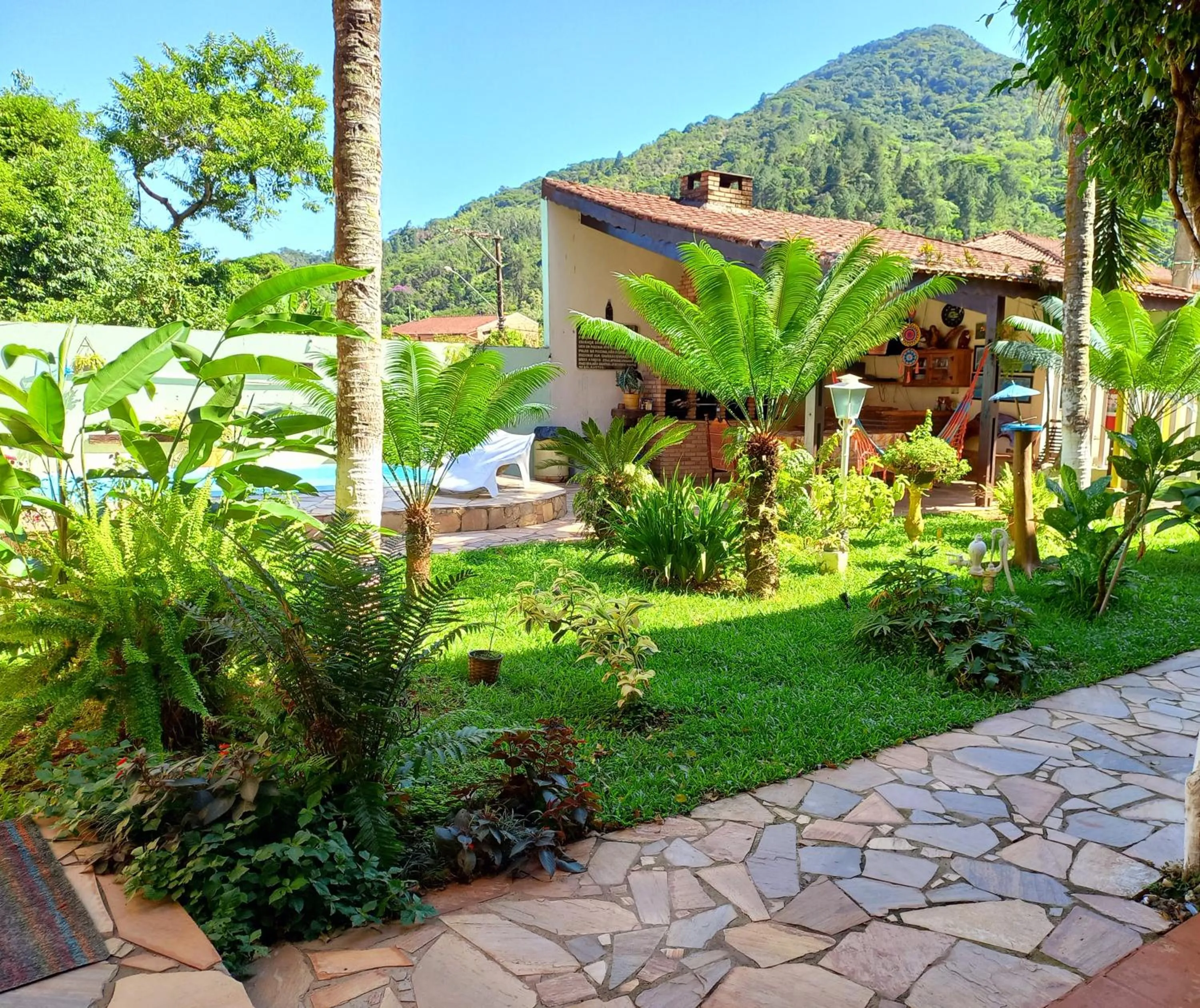 Garden view in Chalé da Ju