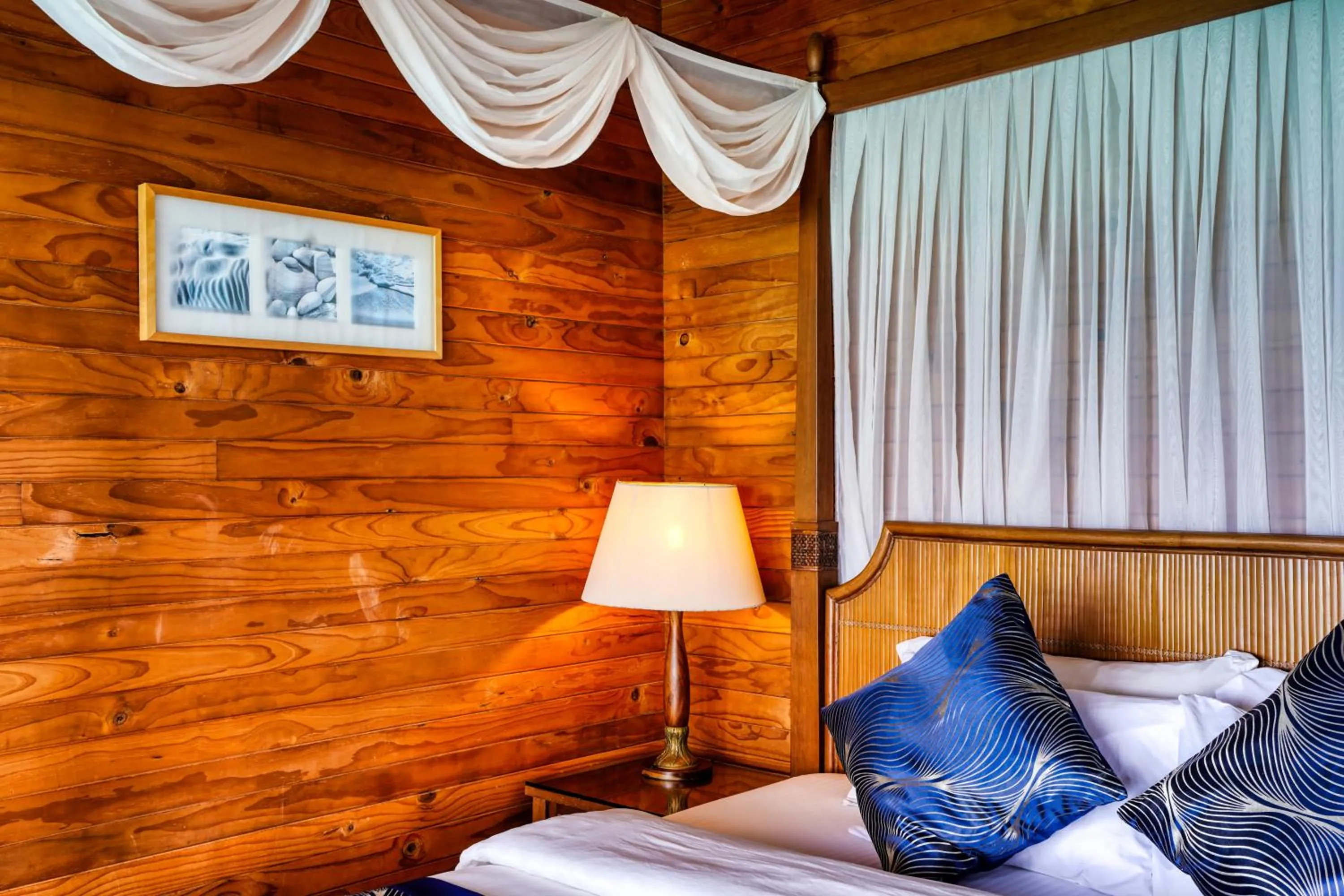 Photo of the whole room, Bed in Fihalhohi Maldives