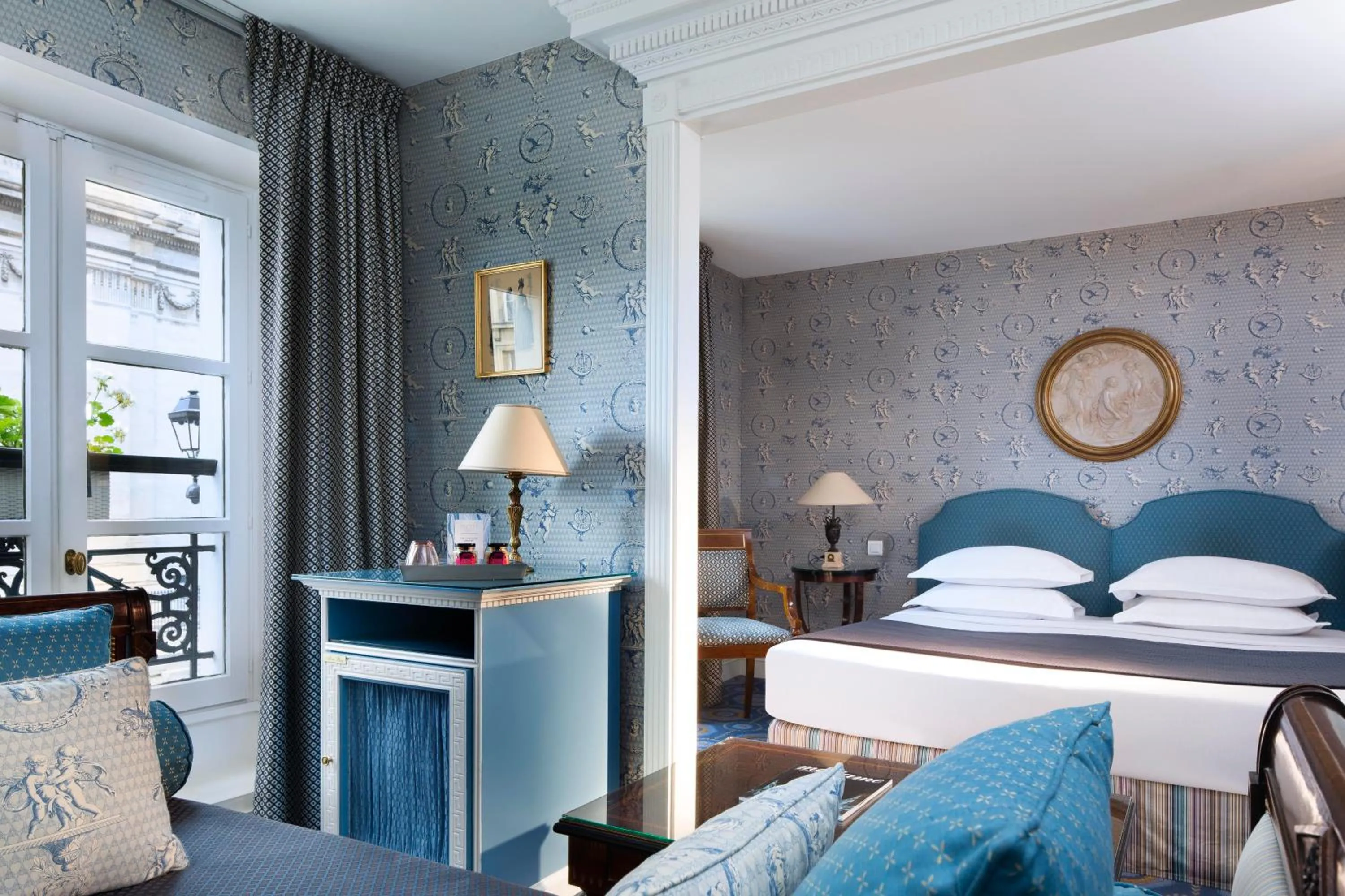 Photo of the whole room, Bed in Hôtel des Grands Hommes