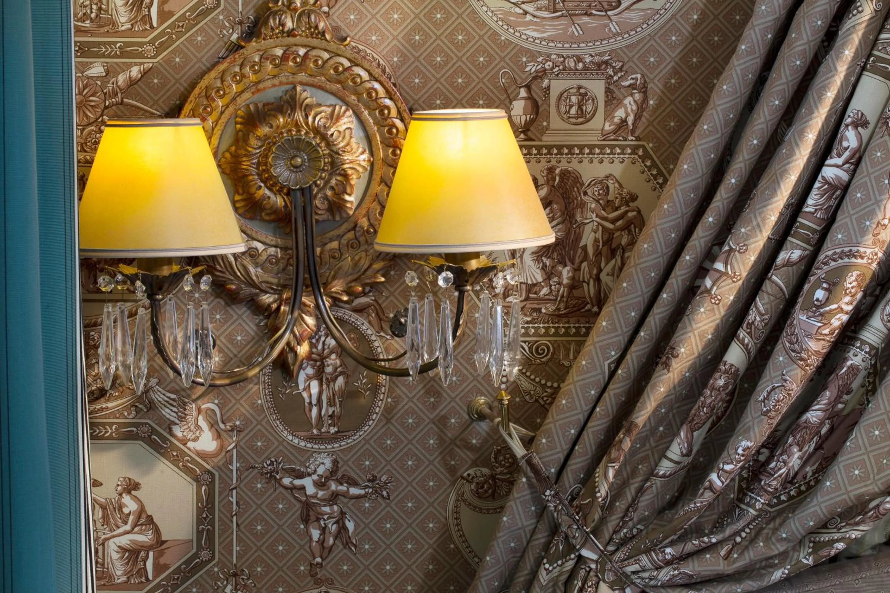 Decorative detail in Hôtel des Grands Hommes