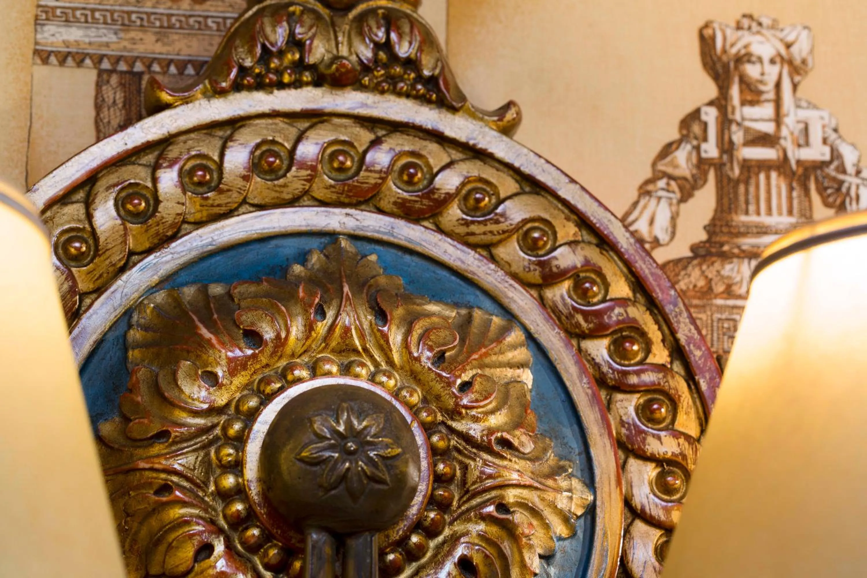 Decorative detail in Hôtel des Grands Hommes