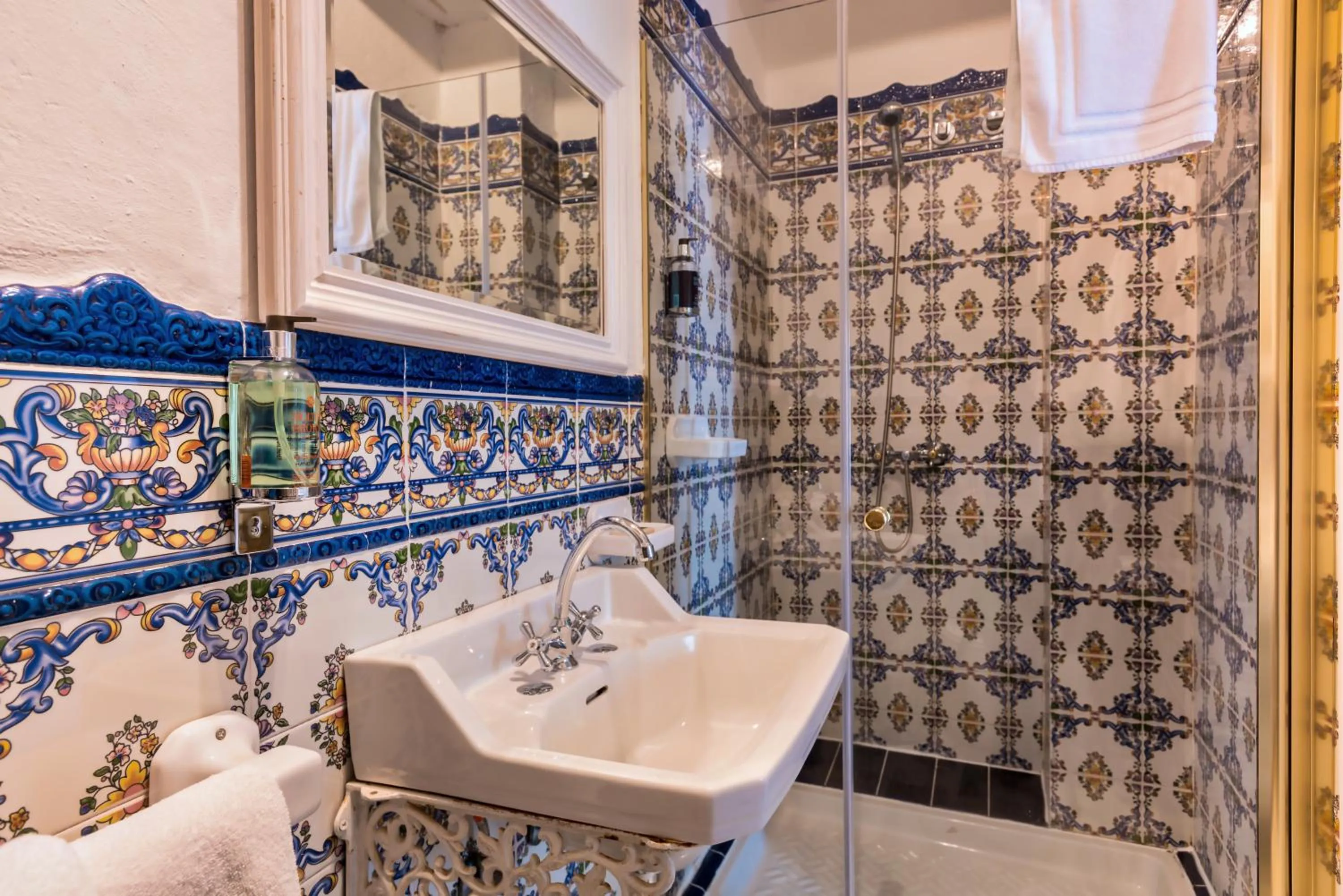 Shower in The Town House