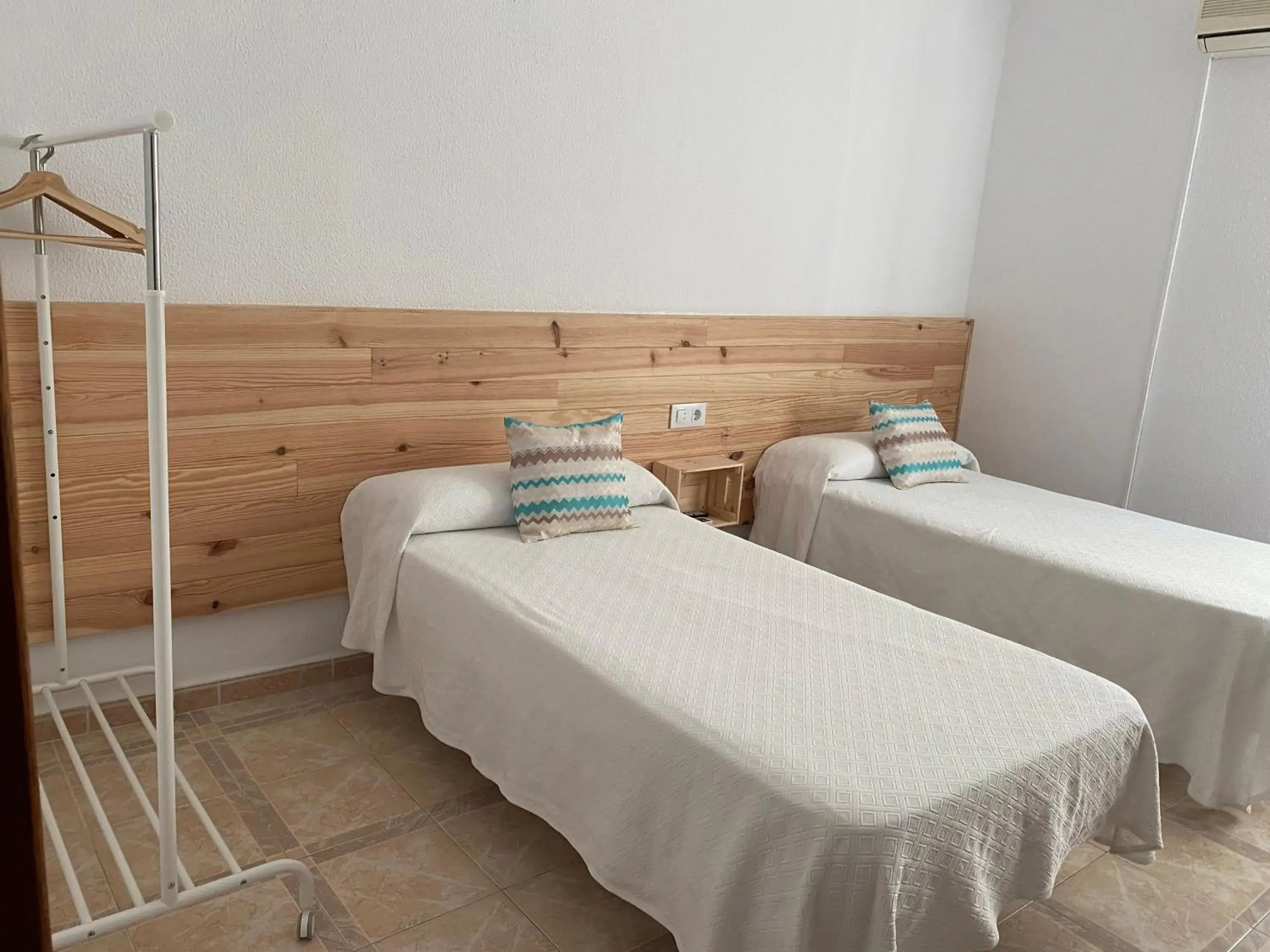Twin Room in Hostal Barbate Twin Room in Hostal Barbate