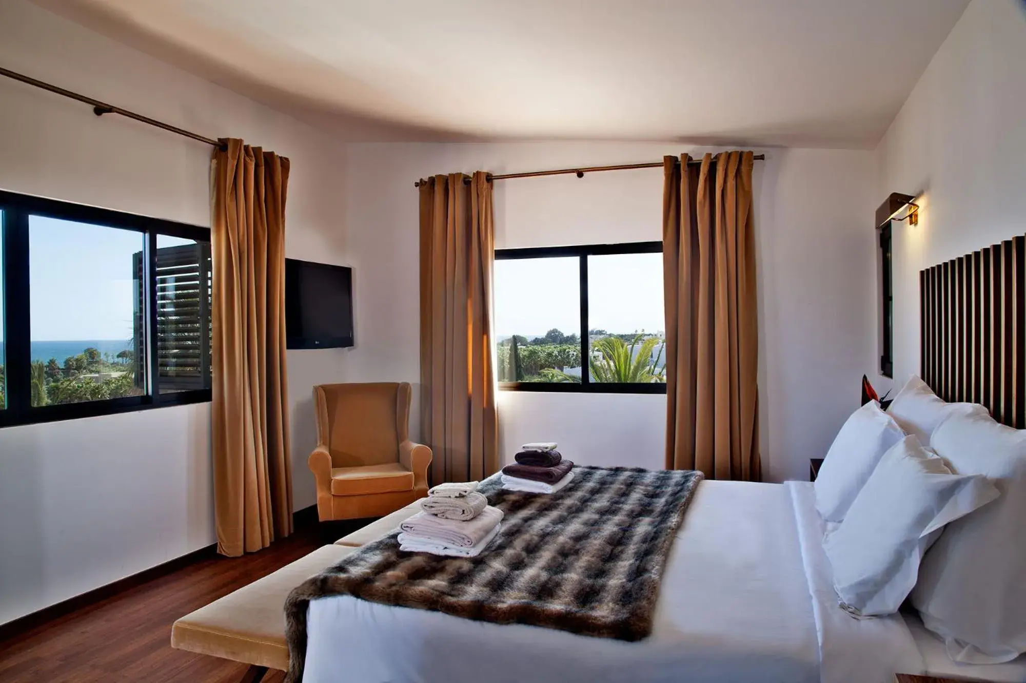 Superior Double Room with Sea View in Sao Rafael Holidays Superior Double Room with Sea View in Sao Rafael Holidays