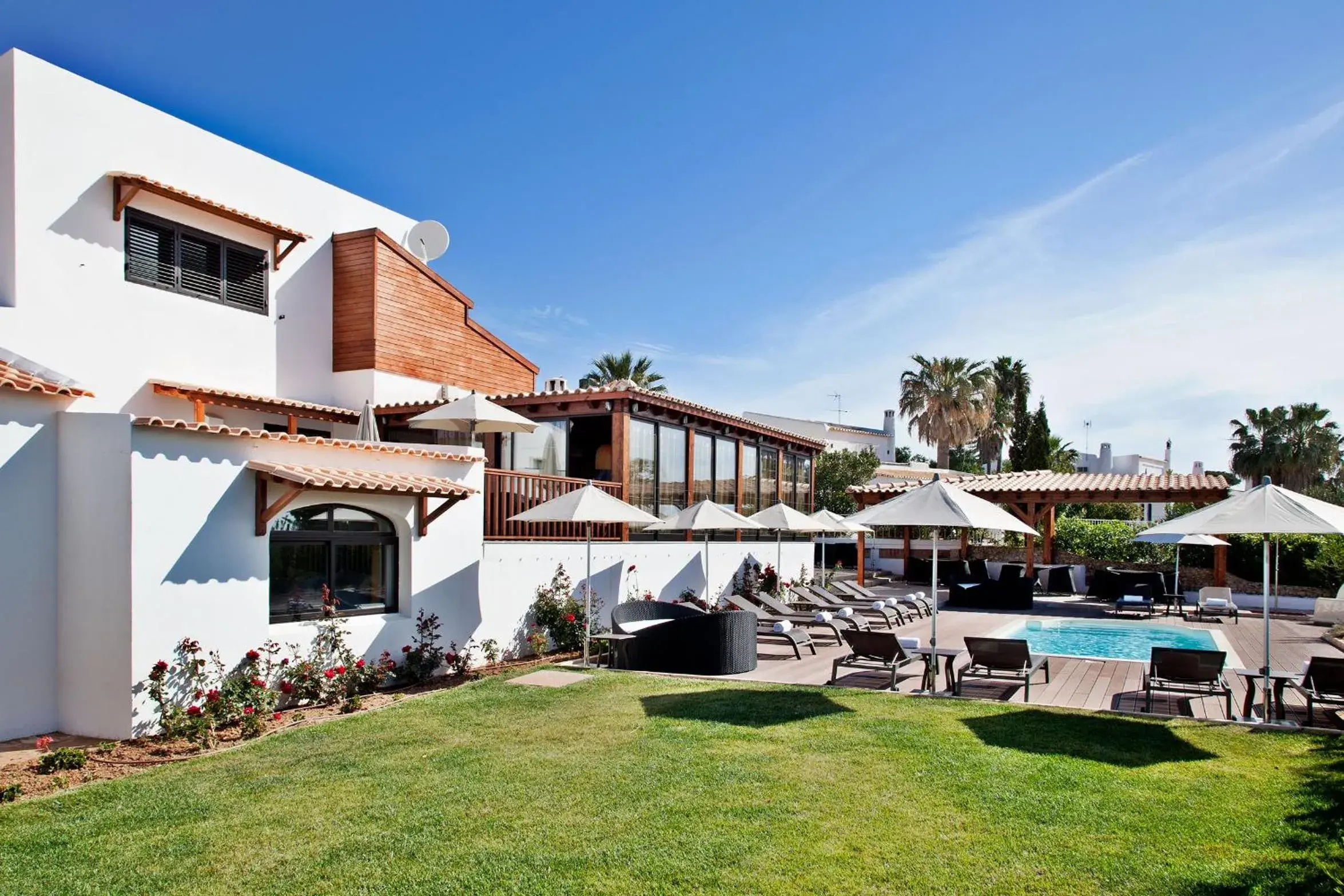 Property building in Sao Rafael Holidays Property building in Sao Rafael Holidays