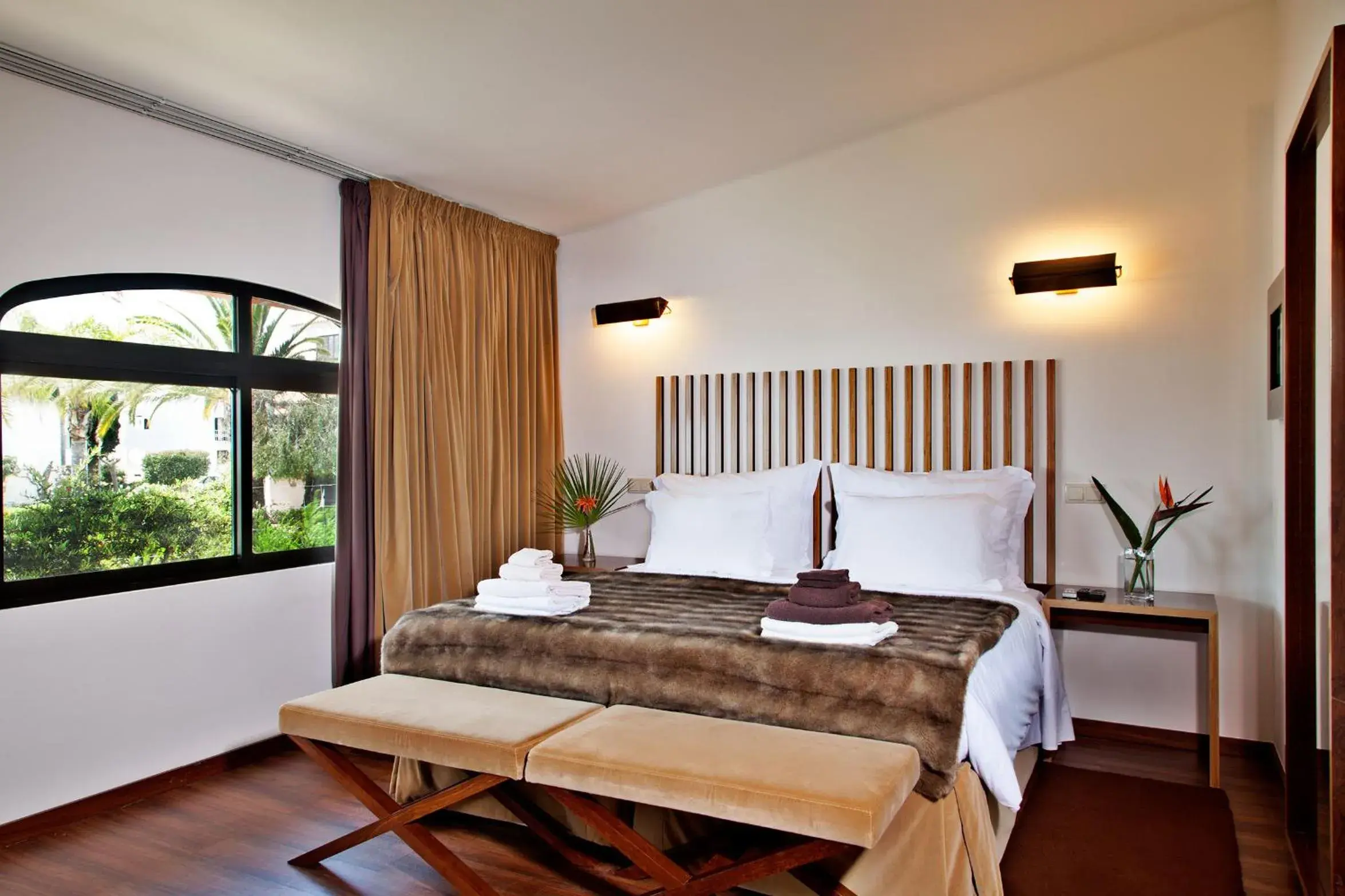 Double Room in Sao Rafael Holidays Double Room in Sao Rafael Holidays