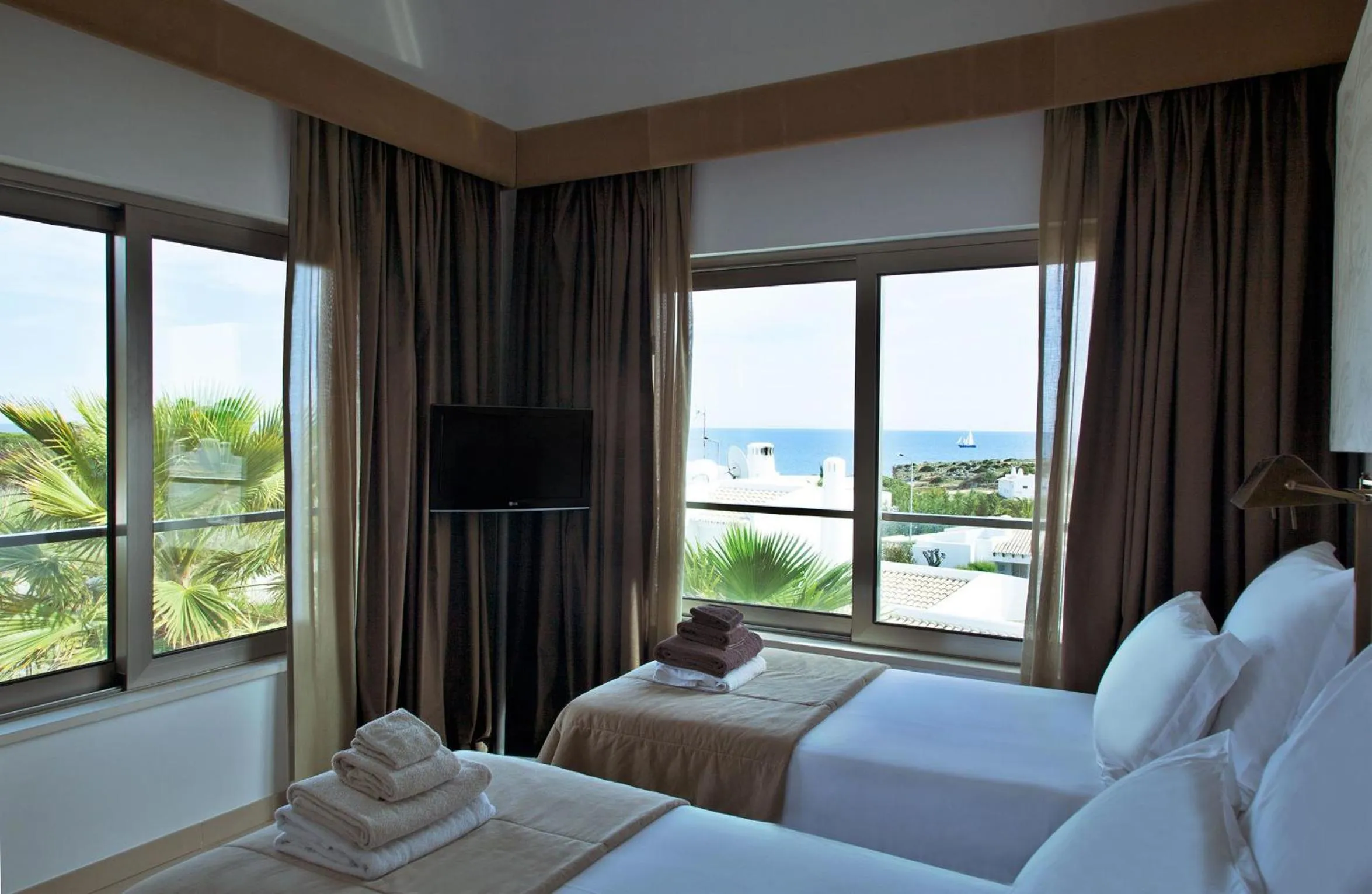 Bedroom, Bed in Sao Rafael Holidays