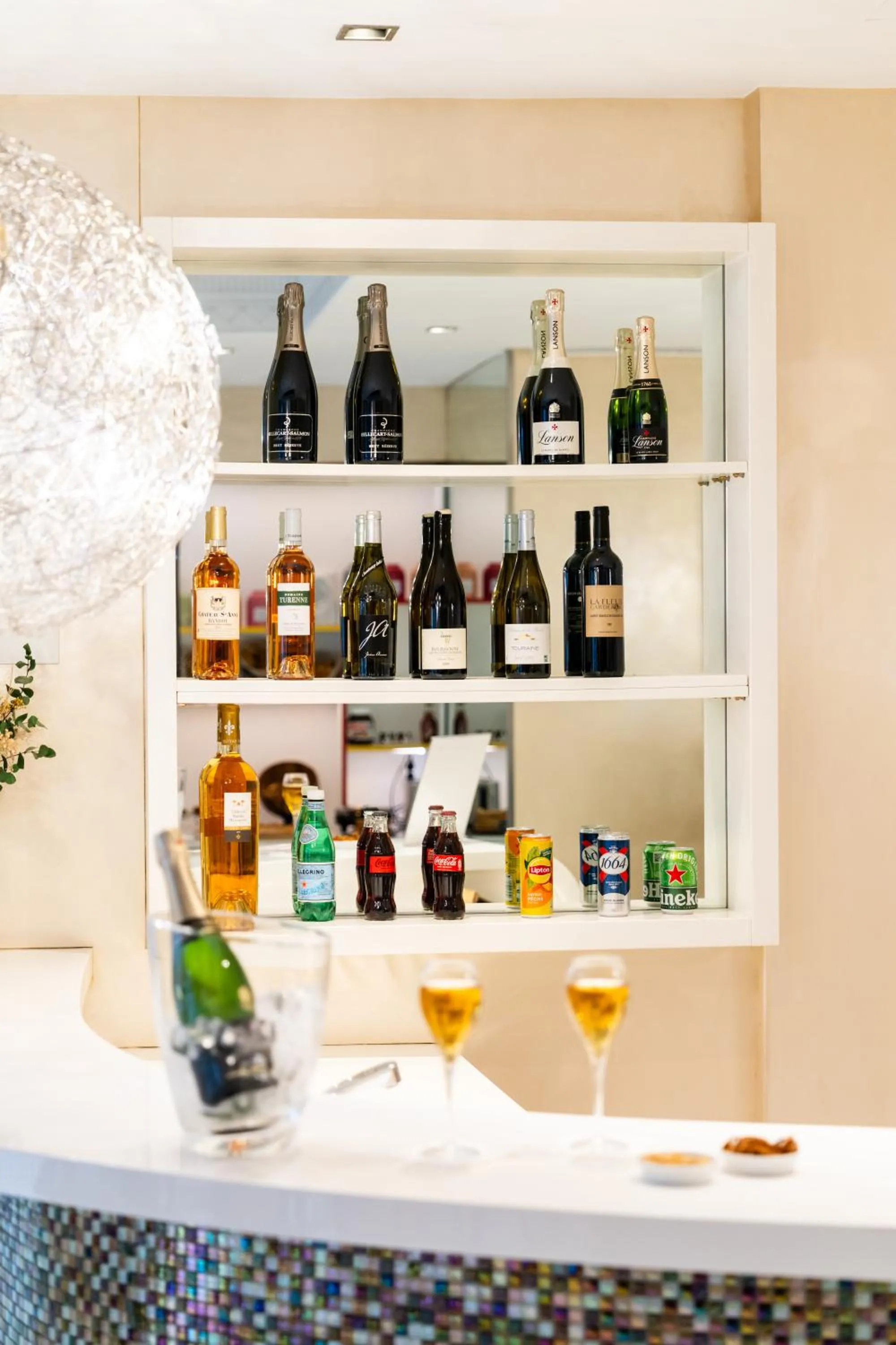 Lounge or bar in Le 7 Eiffel Hotel by Malone