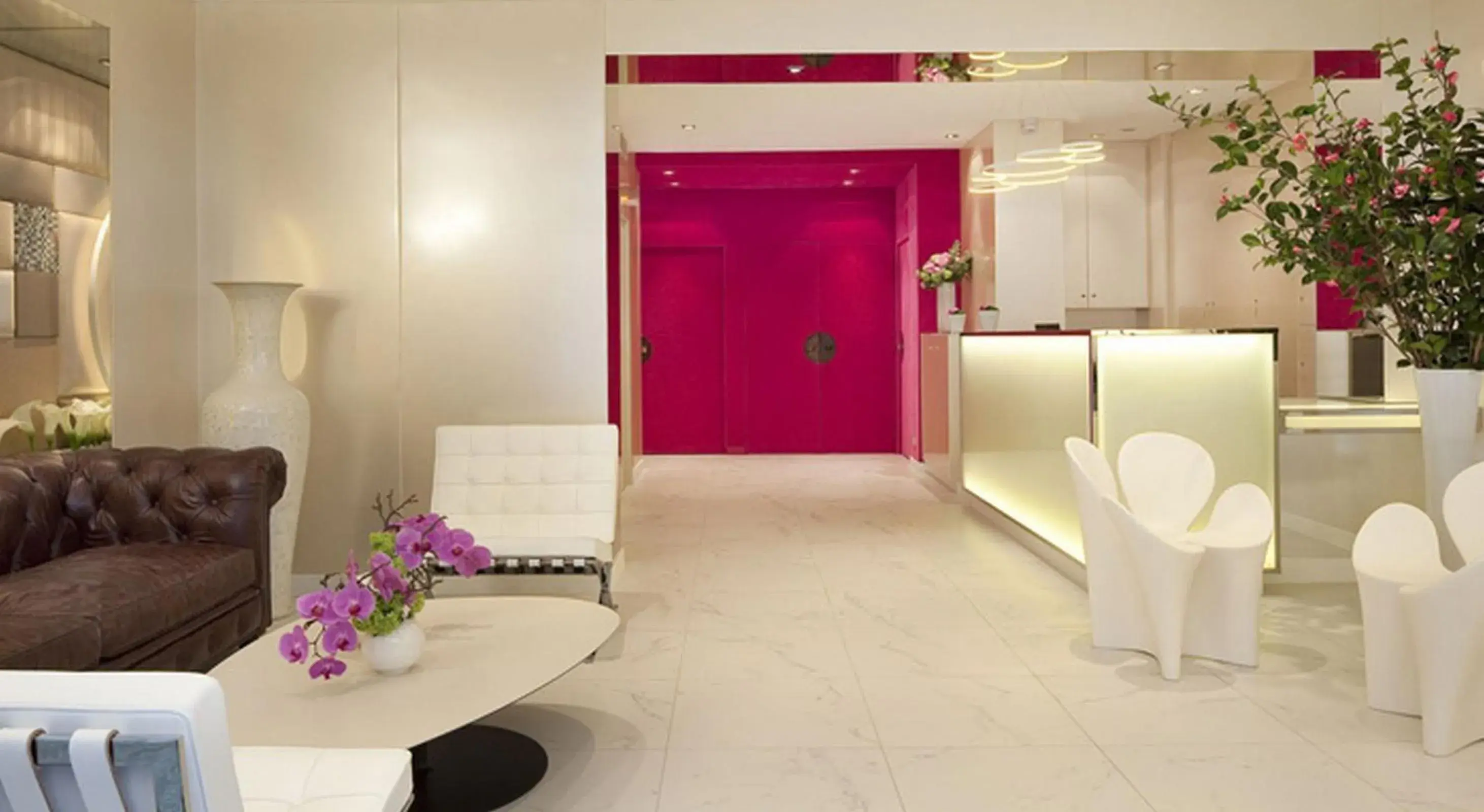 Lobby or reception in Le 7 Eiffel Hotel by Malone Lobby or reception in Le 7 Eiffel Hotel by Malone