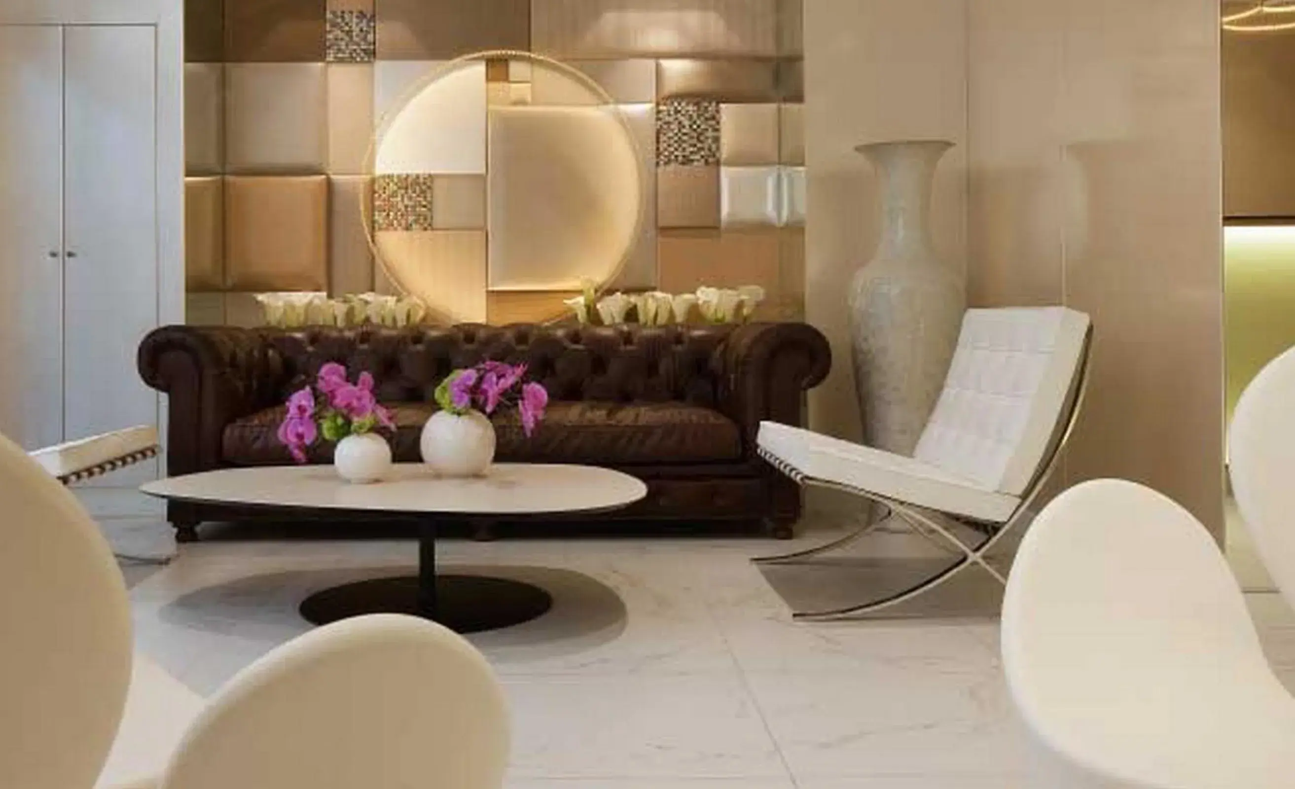 Lobby or reception in Le 7 Eiffel Hotel by Malone Lobby or reception in Le 7 Eiffel Hotel by Malone