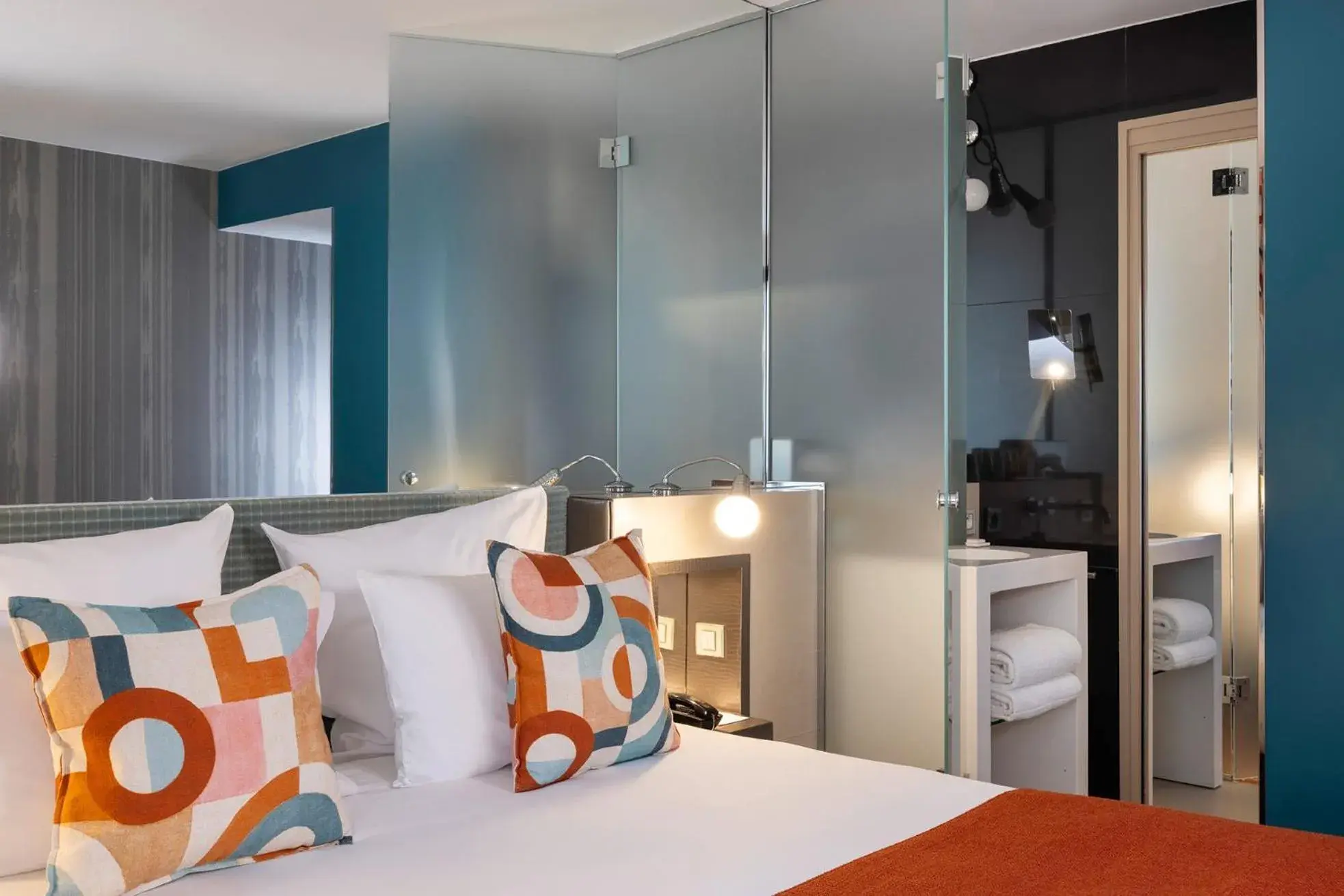 Bedroom, Bed in Le 7 Eiffel Hotel by Malone Bedroom, Bed in Le 7 Eiffel Hotel by Malone