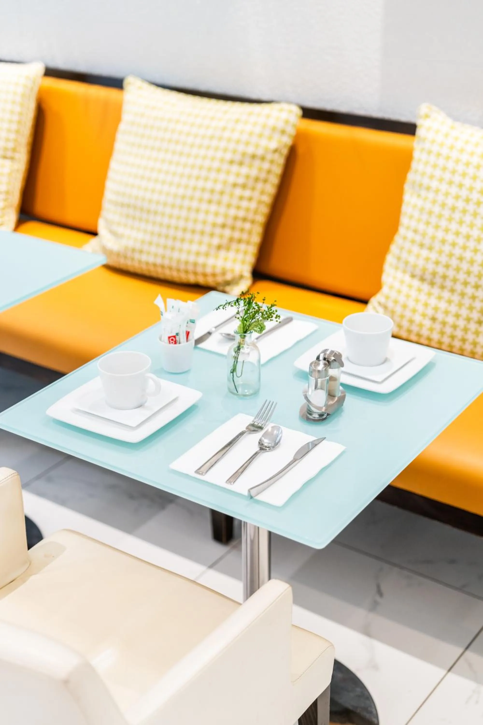 Dining area in Le 7 Eiffel Hotel by Malone