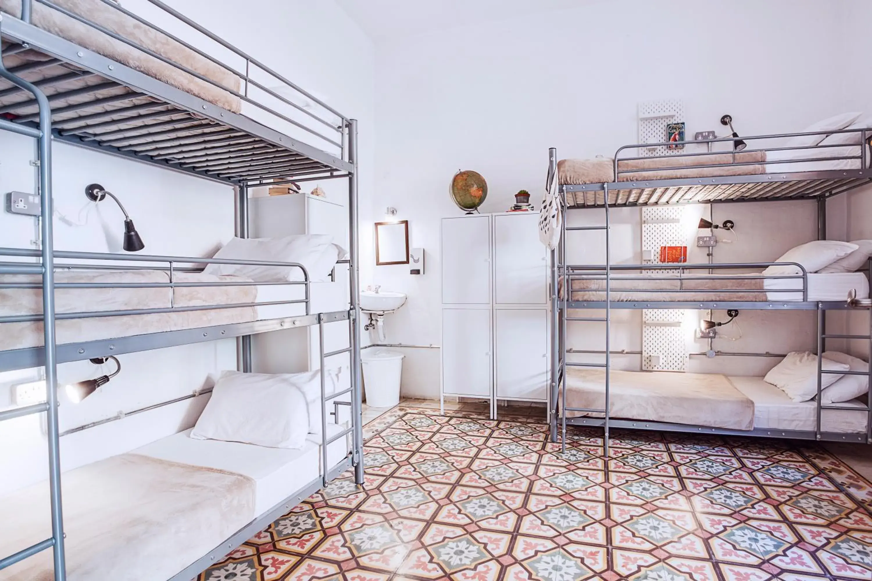 Bed in 6-Bed Female Dormitory Room in Granny's Inn Hostel Bed in 6-Bed Female Dormitory Room in Granny's Inn Hostel