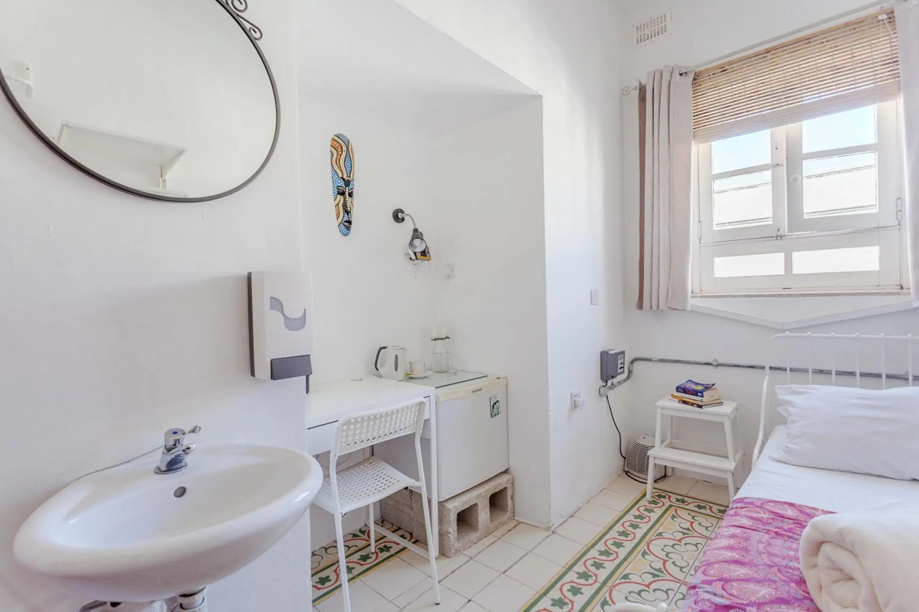 Single Room with Shared Bathroom in Granny's Inn Hostel Single Room with Shared Bathroom in Granny's Inn Hostel