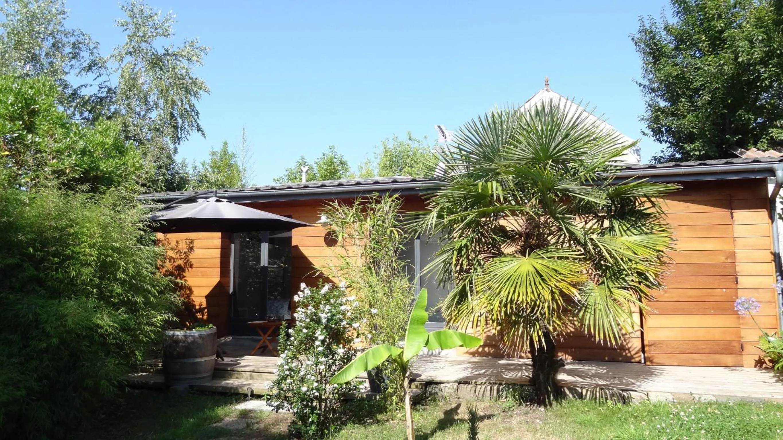 Garden view in Chambre d'Hôtes du Clos Bamboo