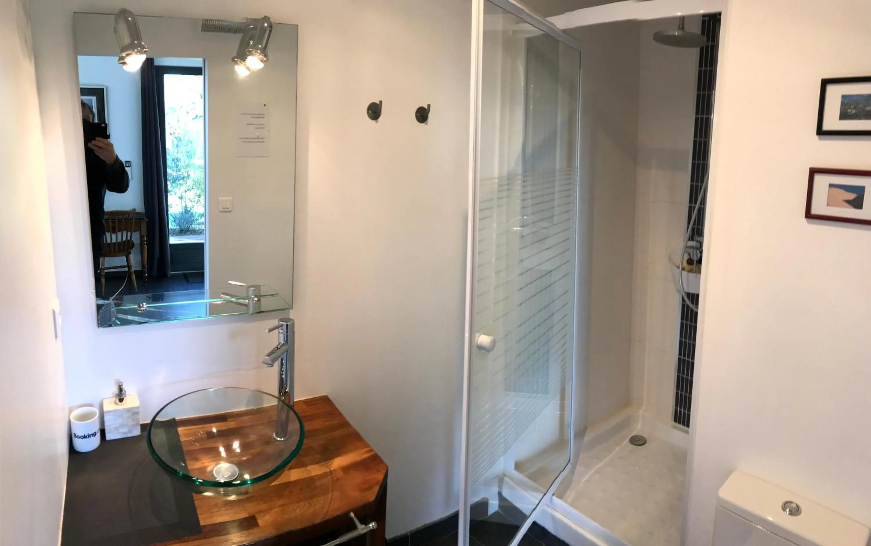 Shower in Chambre d'Hôtes du Clos Bamboo