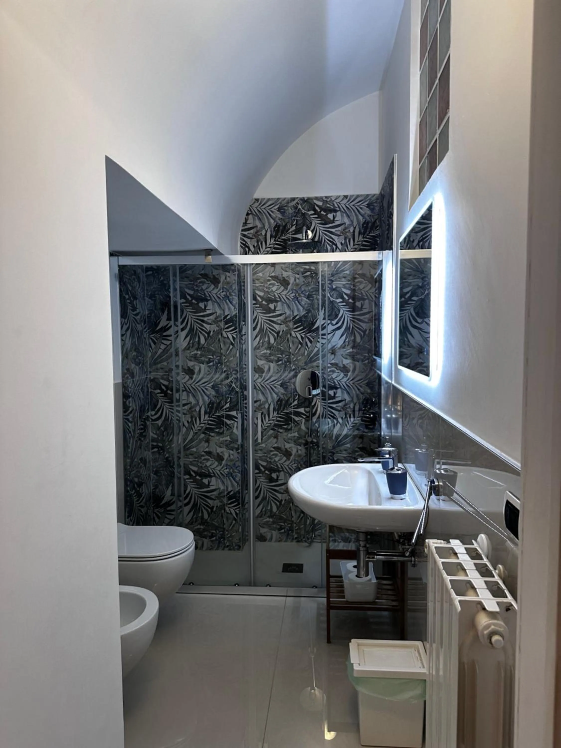 Shower in La Torre e il Mare Rooms by STHEY