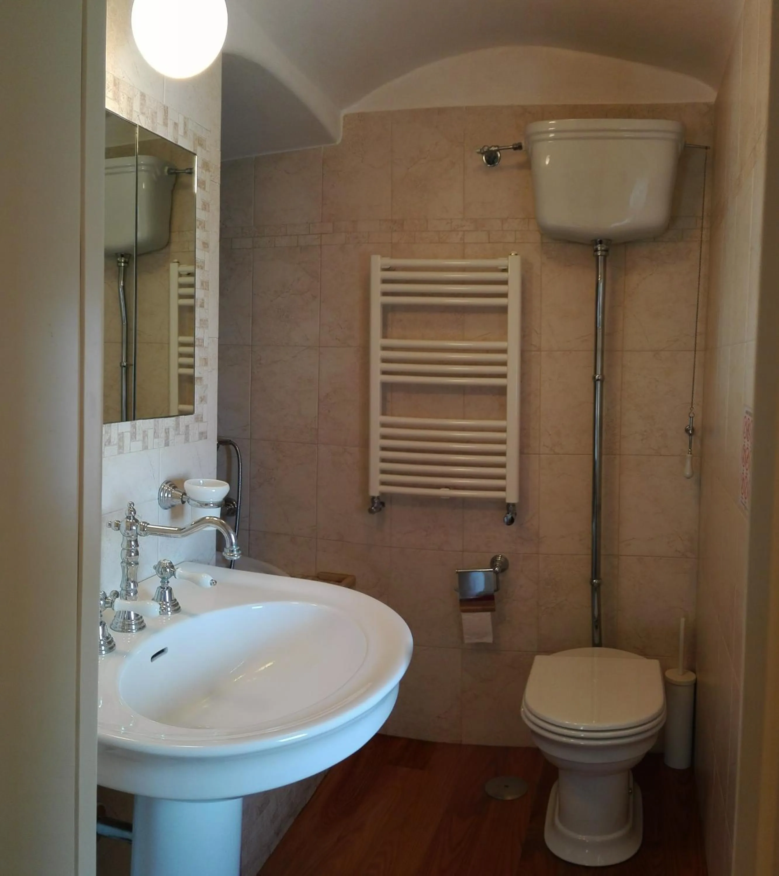 Toilet in La Torre e il Mare Rooms by STHEY