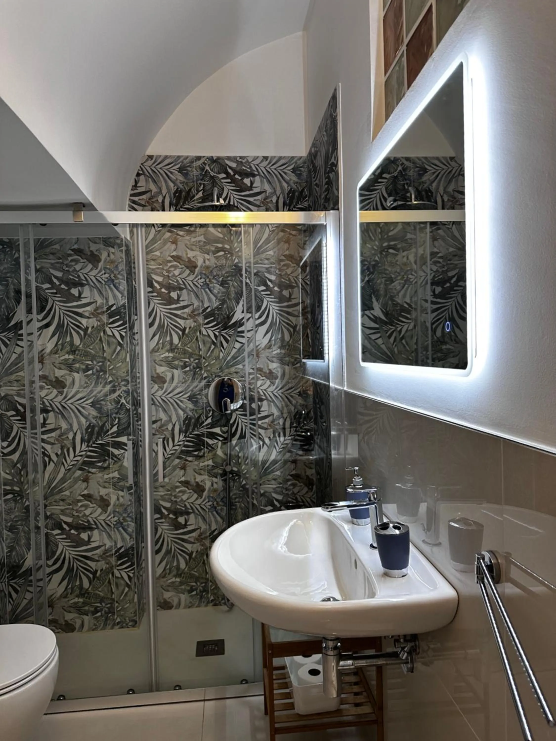 Shower in La Torre e il Mare Rooms by STHEY