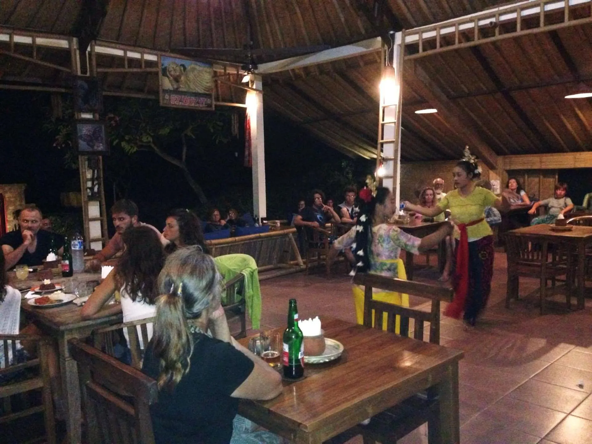 Restaurant/places to eat in Meditasi Bungalows & Villas