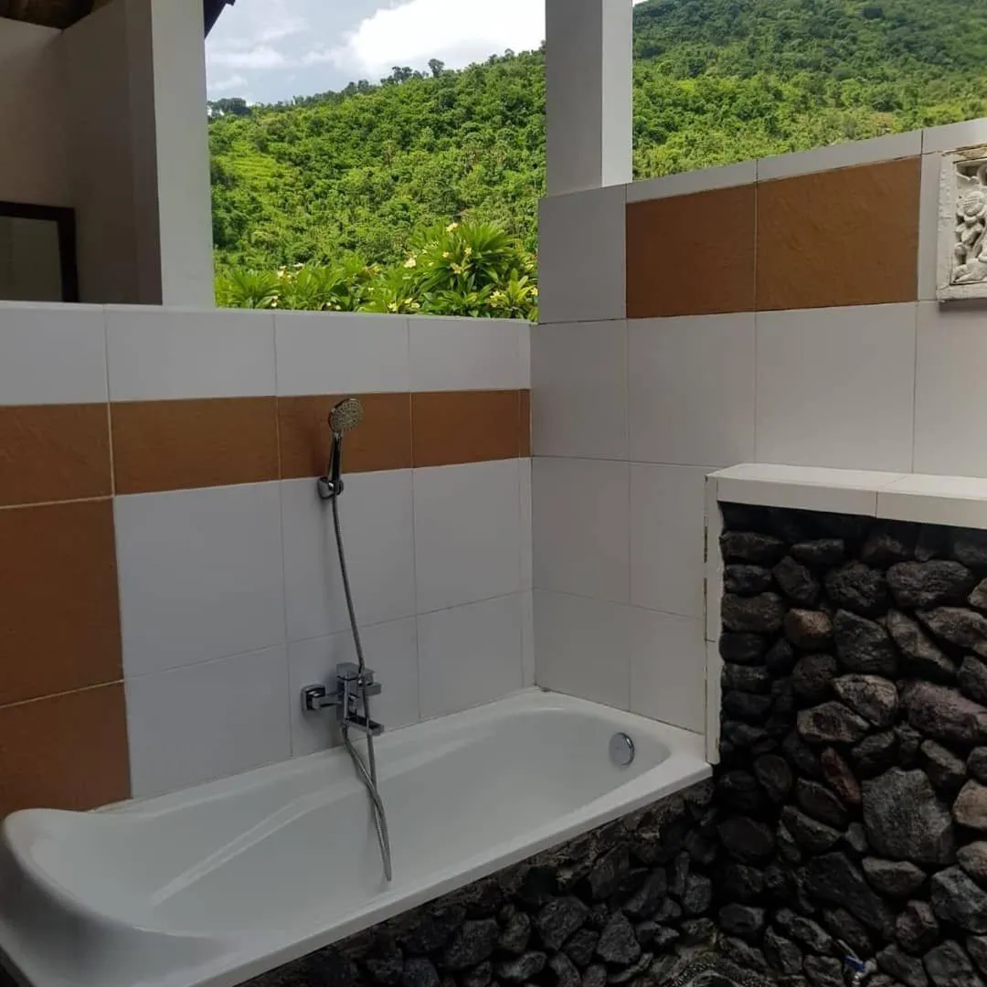 Bathroom in Meditasi Bungalows & Villas