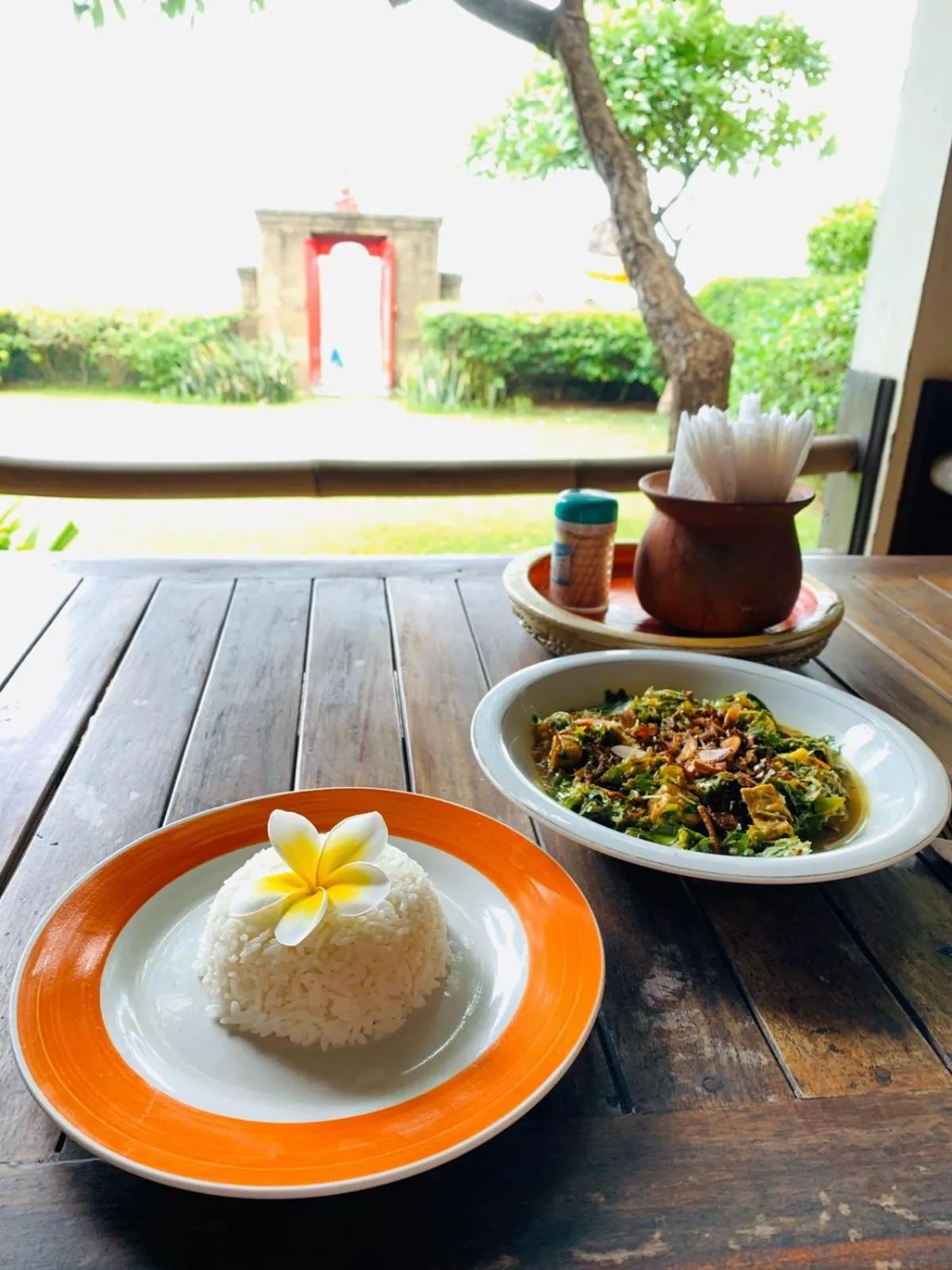Food and drinks in Meditasi Bungalows & Villas