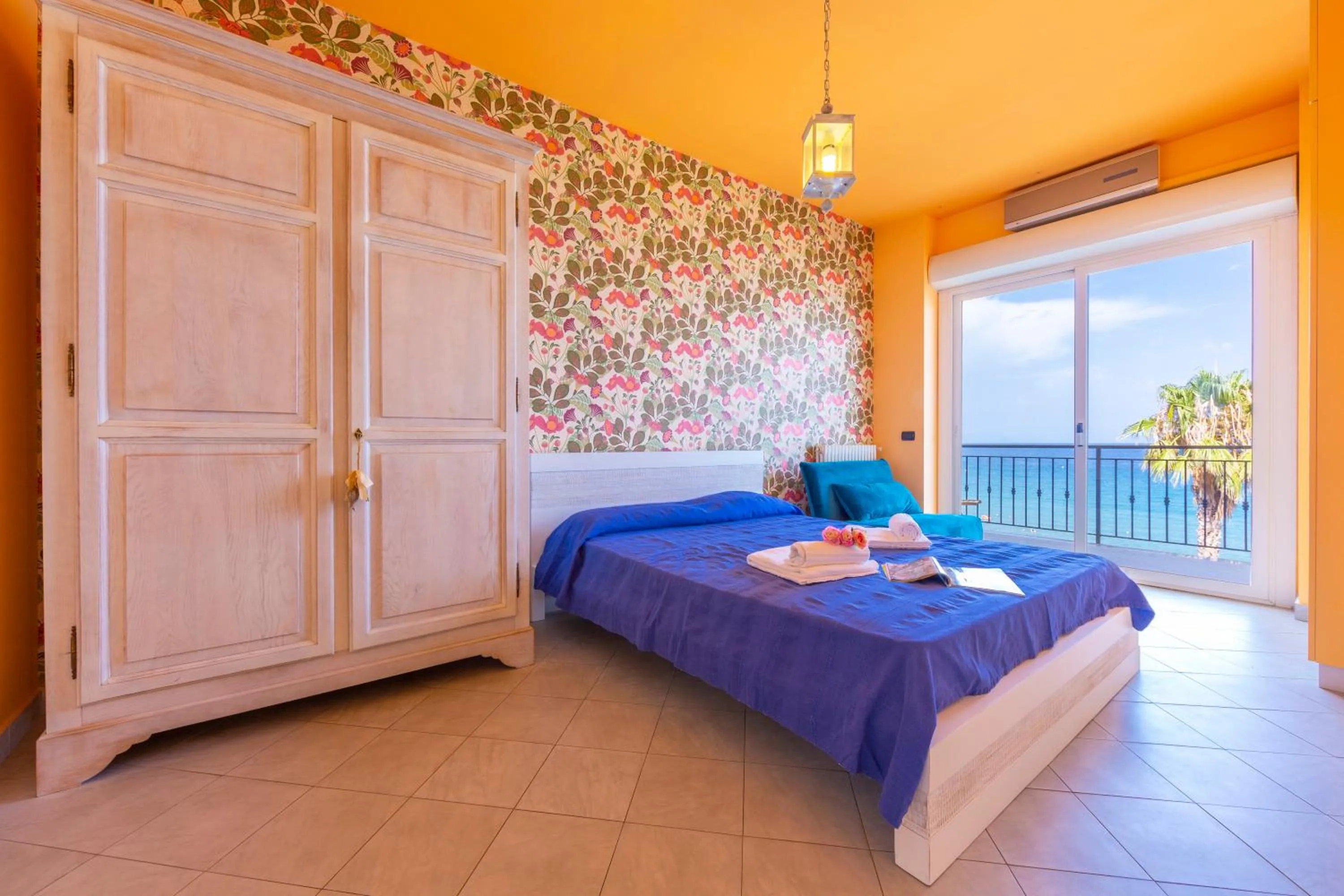 Laigueglia Beach - Happy Rentals