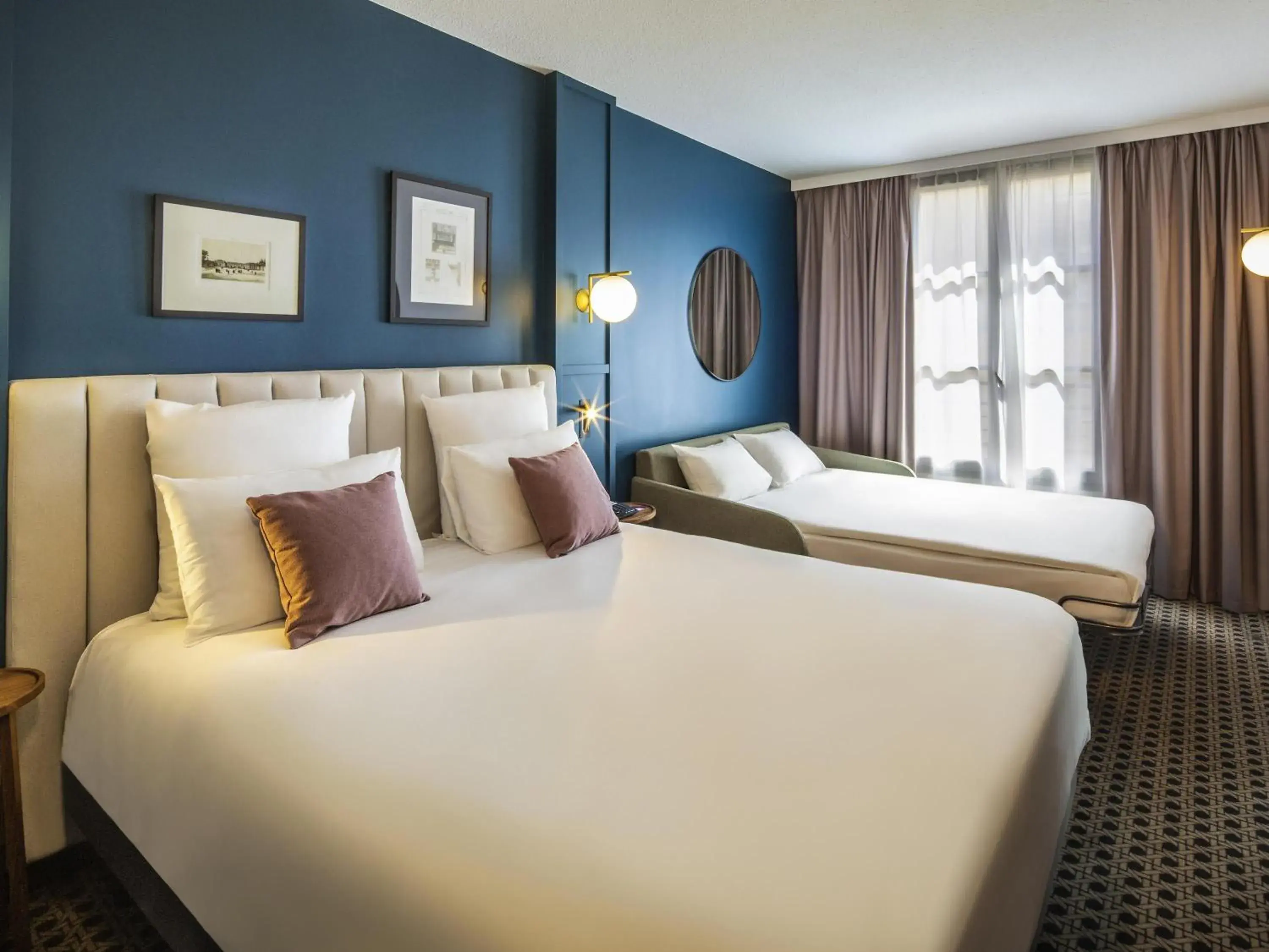 Bedroom, Bed in Mercure Versailles Chateau Bedroom, Bed in Mercure Versailles Chateau