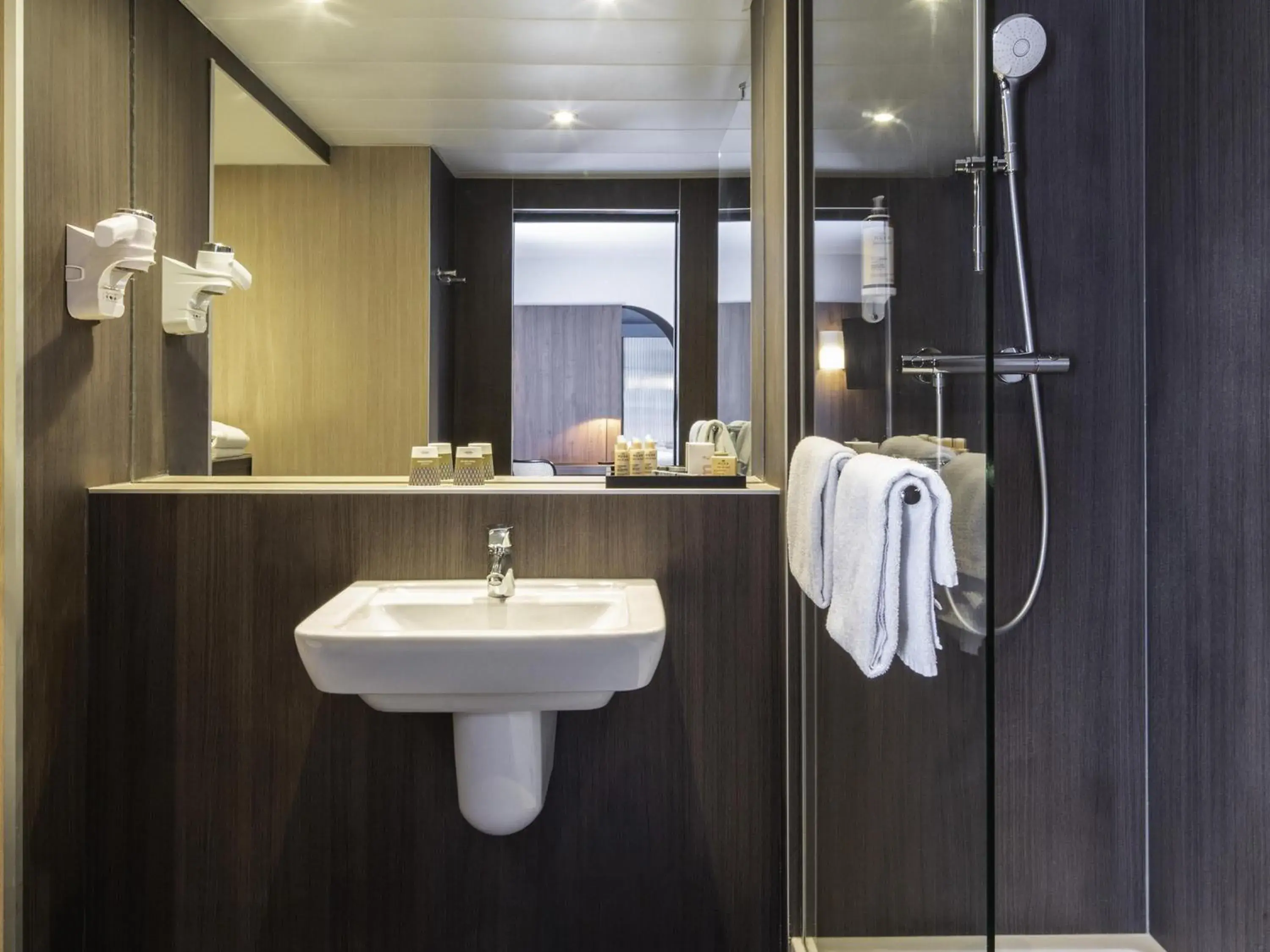 Bedroom in Mercure Versailles Chateau Bedroom in Mercure Versailles Chateau